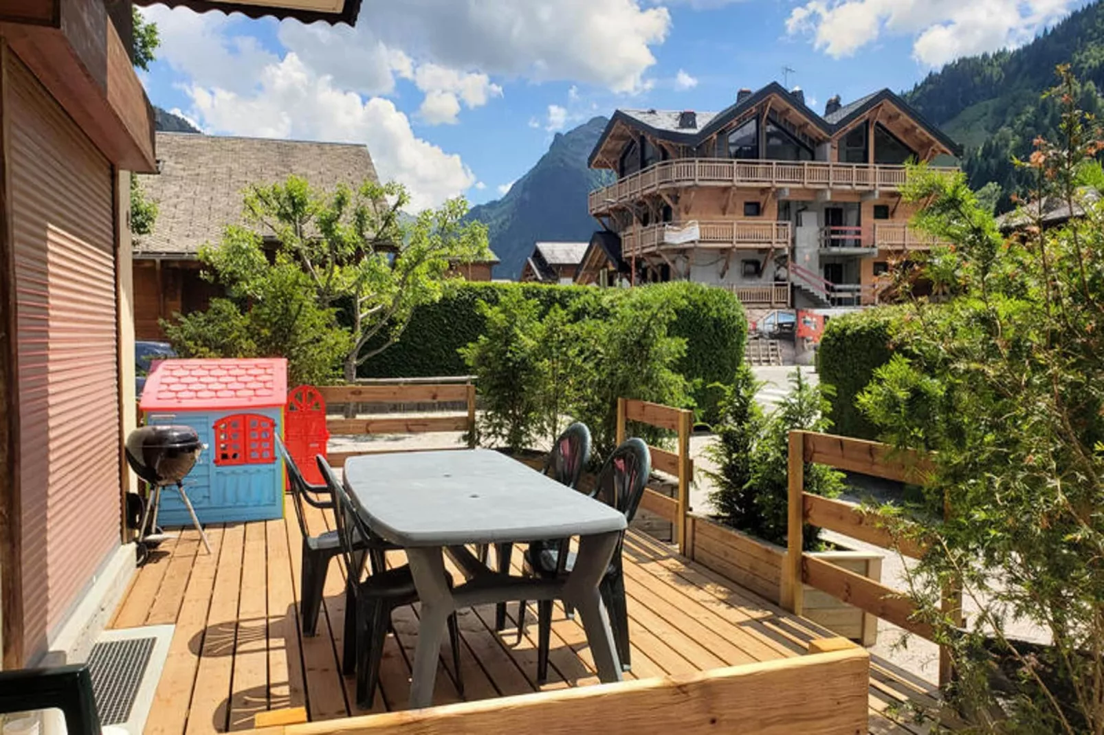 Appartements à Morzine-Gardens in summer