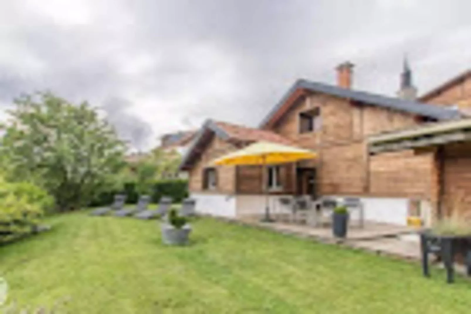 Résidence Odalys Le Buet**-Exterior in summer