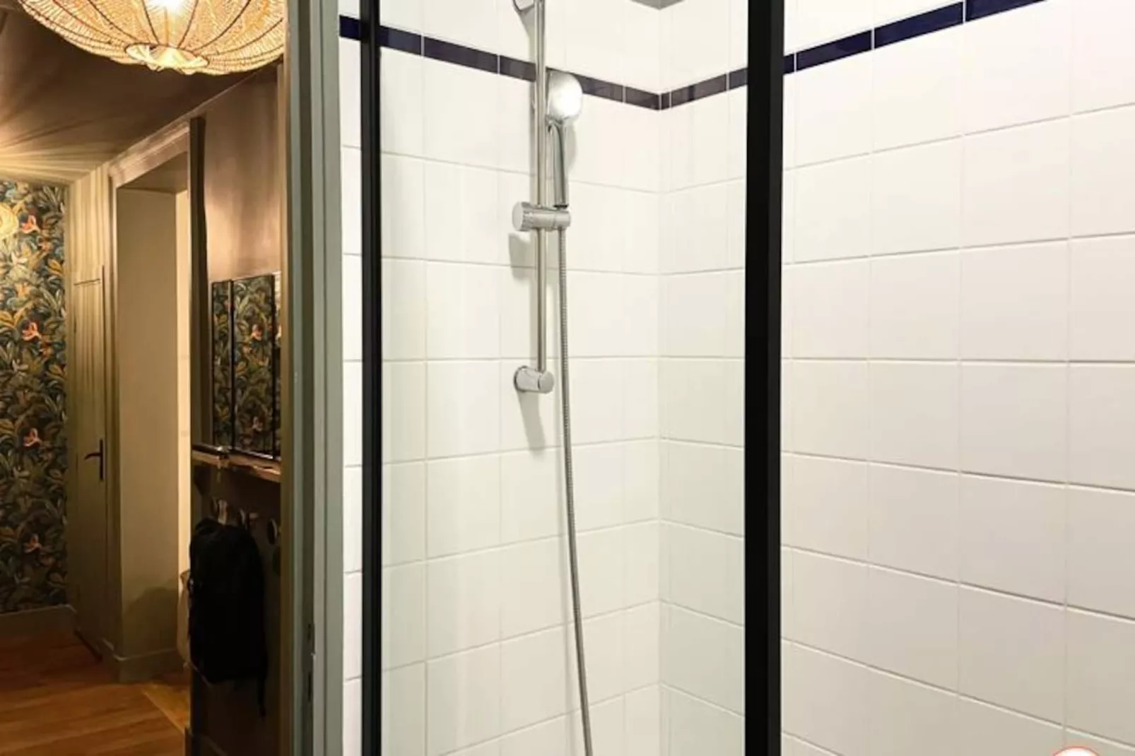 🌴 L'exotique - Vue Pl. Vieux March&eacute; - Standing-Image-tags.