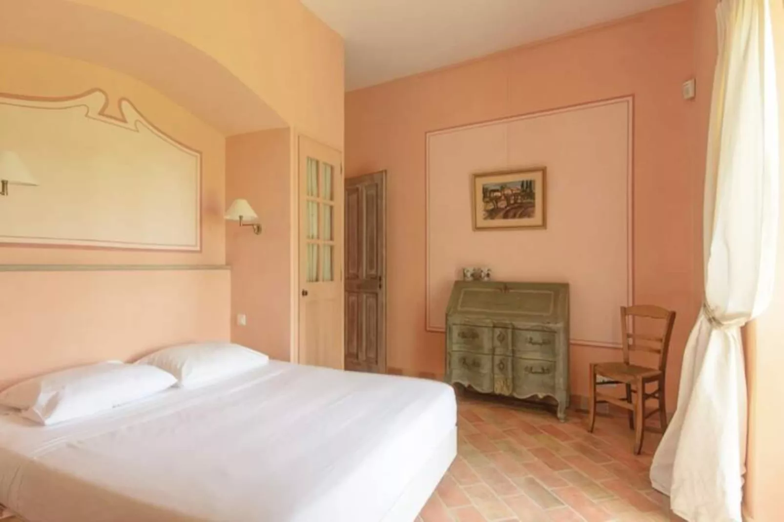 Mas Des Papillons, Gordes-Image-tags.