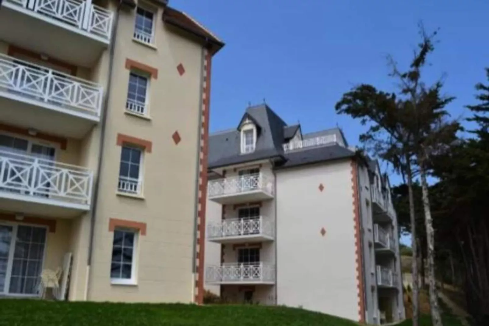 Résidence Les Villas du Spa****-Vue d'été