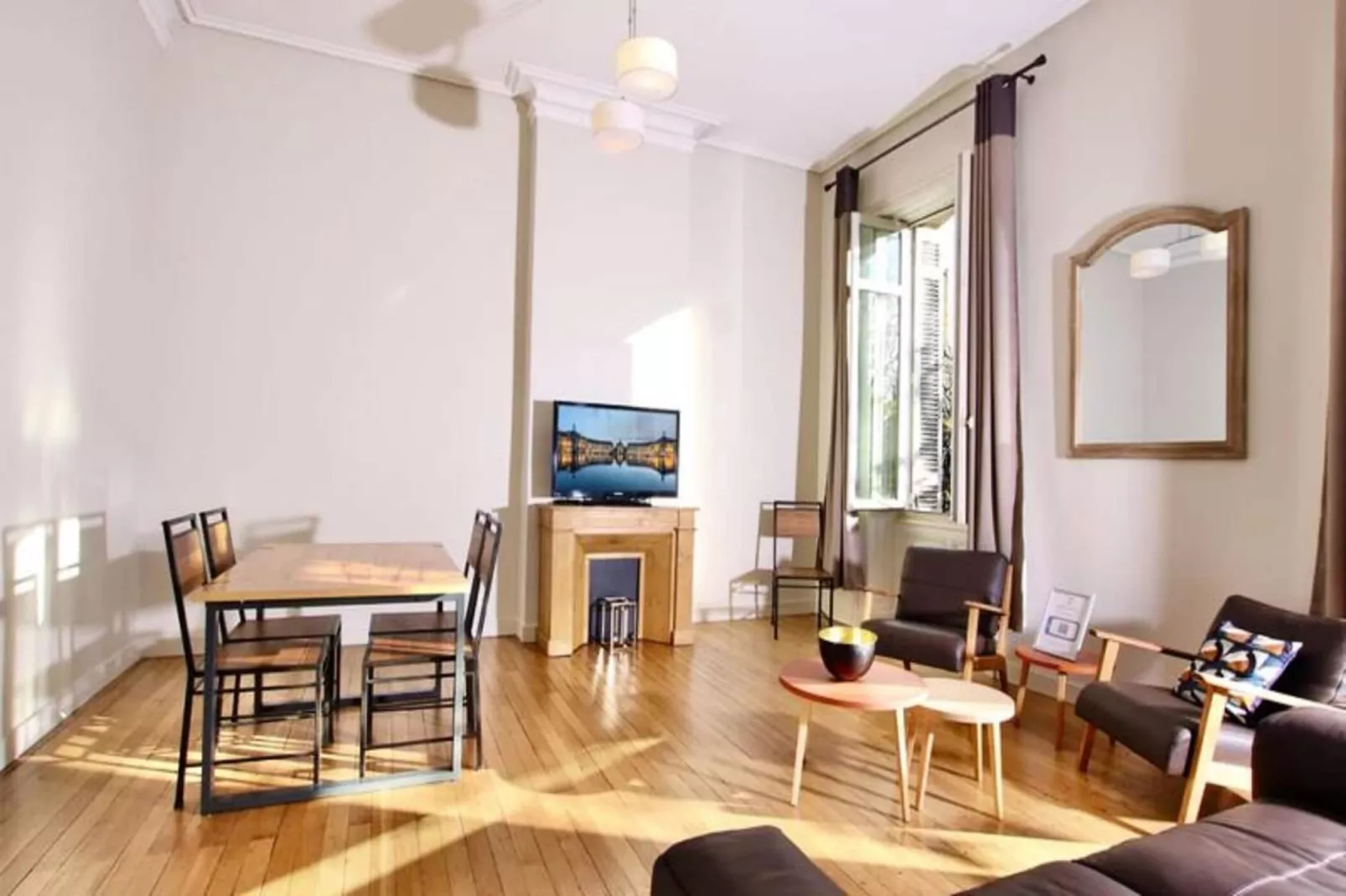 Magnifique Et Lumineux T3 De Charme Aux Quinconces Id&eacute;al Pour 4 Personnes-Ambiance