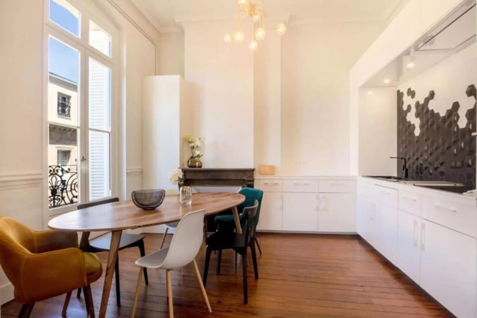 Appartement De Haut Standing Pour 6 Situ&eacute; Au Coeur Du Centre Historique-Dining room