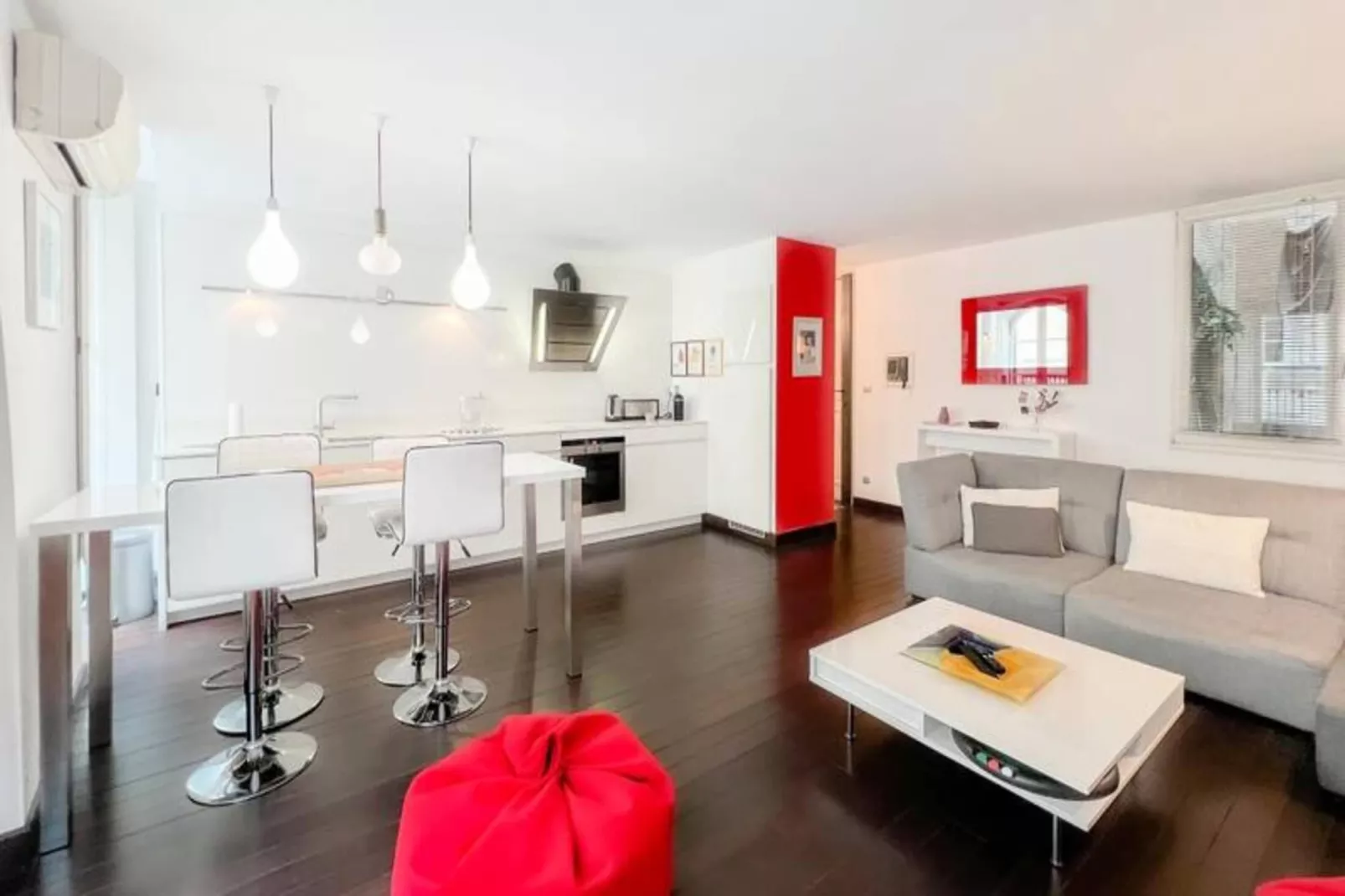 Appartement De Haut Standing Authentique Situ&eacute; Au Coeur Du Triangle D'or-Außenbereich Sommer