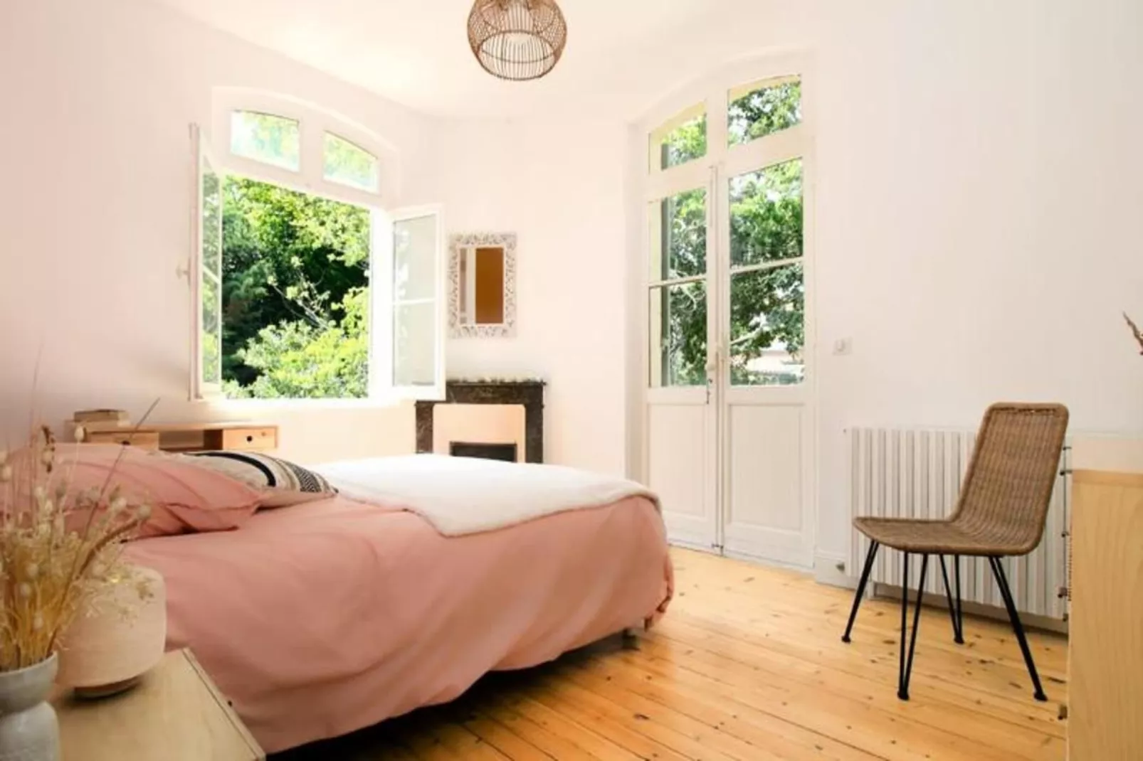 Villa Familiale R&eacute;nov&eacute;e &agrave; Arcachon &ndash; 6 Ch, 4 Sdb, Entre 8 &agrave; 10 Pers-Ambiente