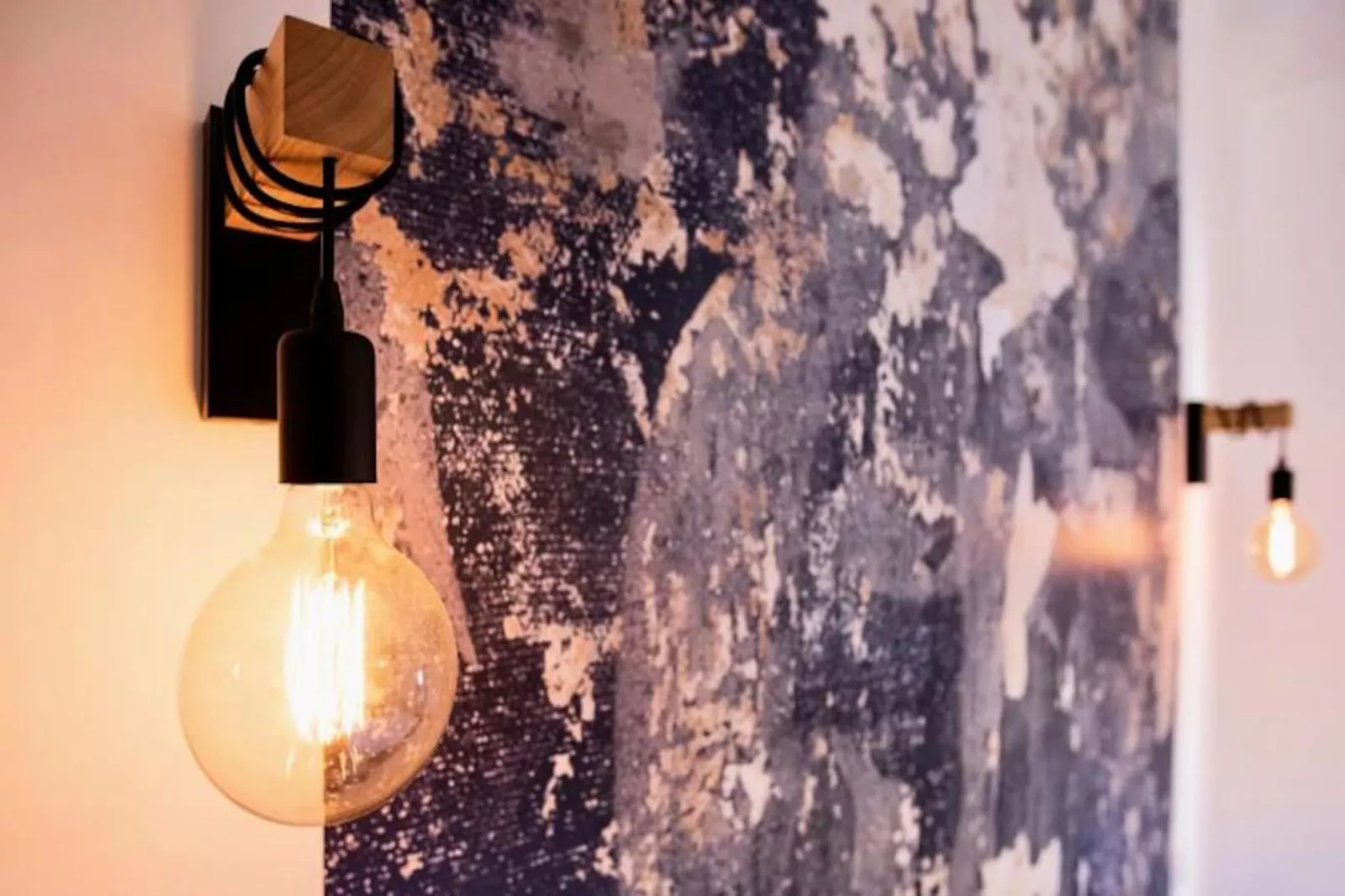 Les Toits De Sainte Ursule-Image-tags.