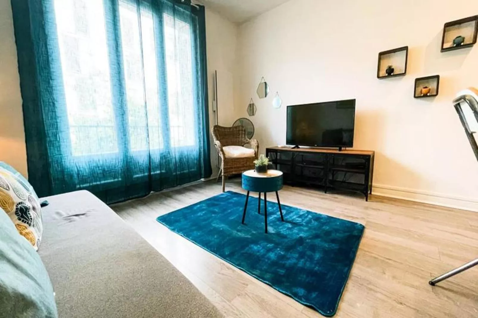 | Blue Lagoon 🩵| T3 6 Pax | Caserne De Bonne-Wohnzimmer