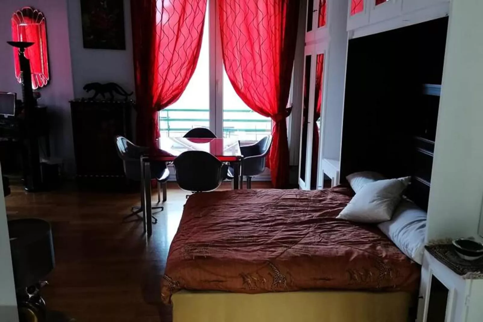 | Le Fantasque💃🏻| Hyper-centre, Commerces &agrave; Proximit&eacute; | T2-Schlafzimmer