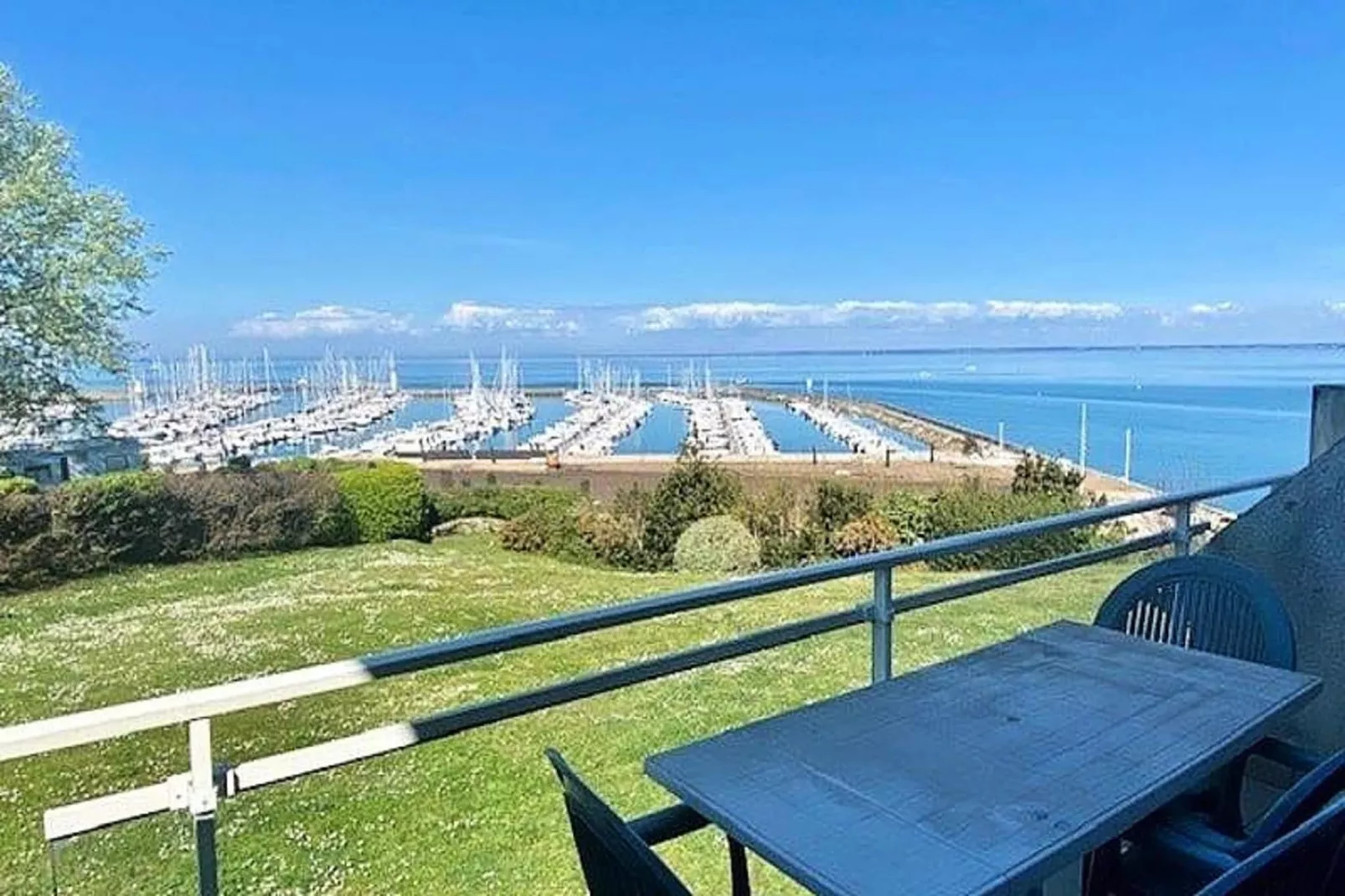 Résidence Terrasse De La Baie-Terrace balcony