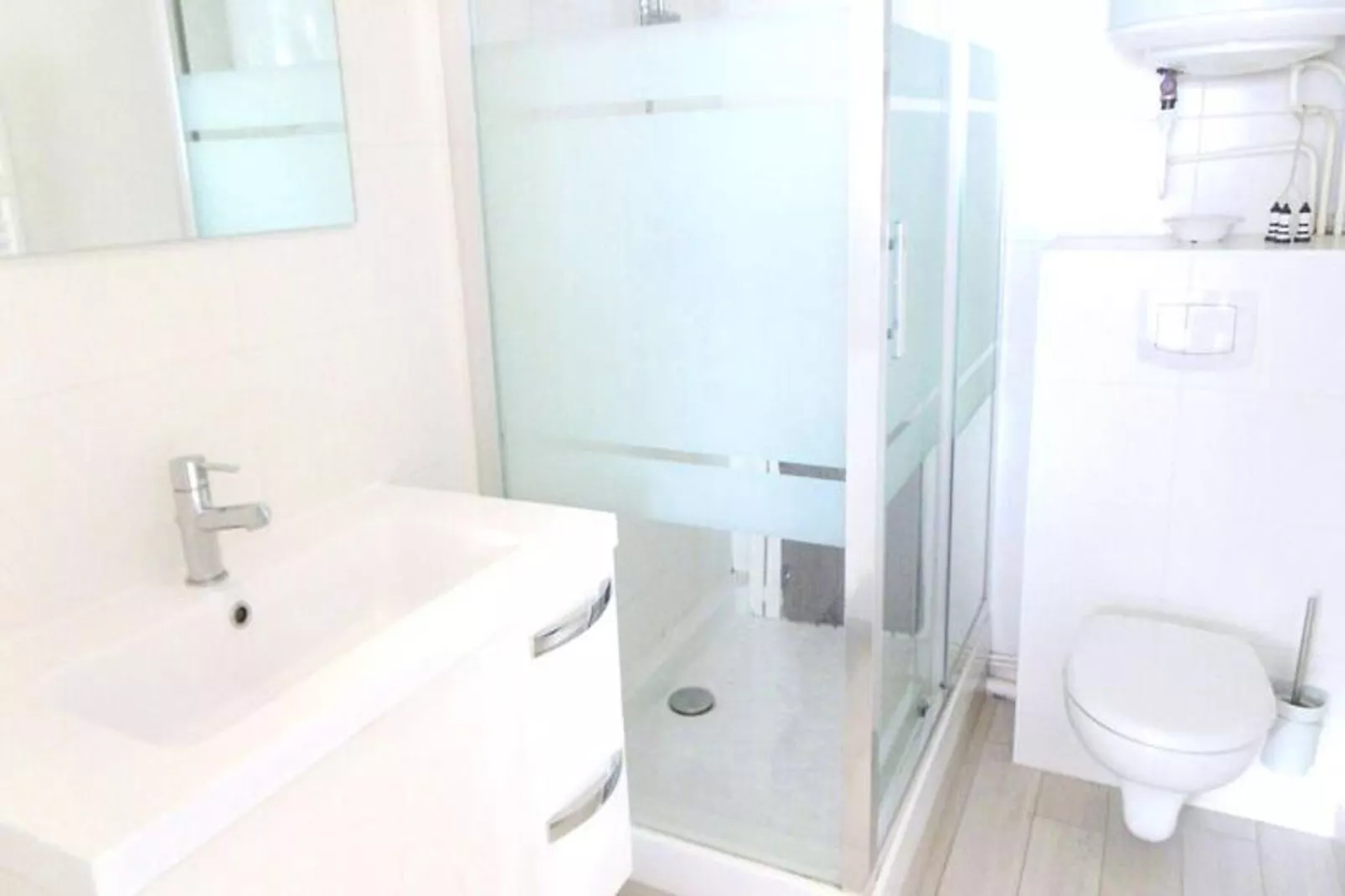 Résidence Les Roseliers-Salle de bain