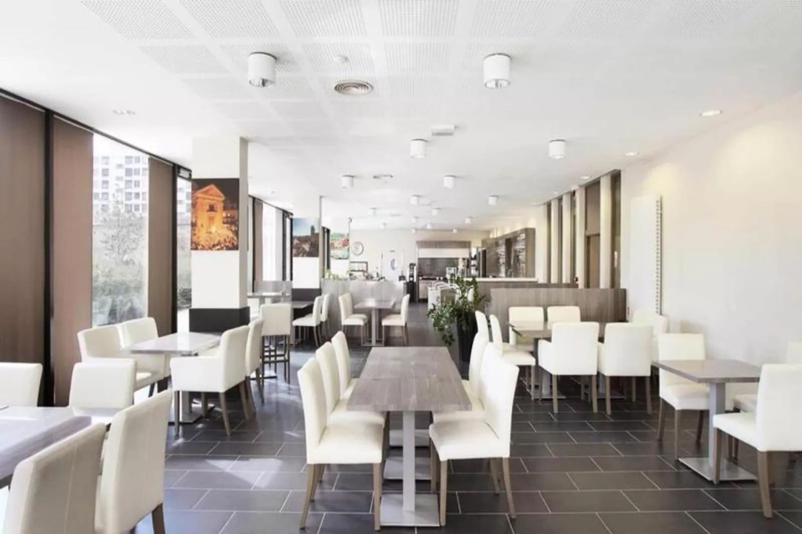 Appart'hôtel Odalys Confluence-Exterior in summer