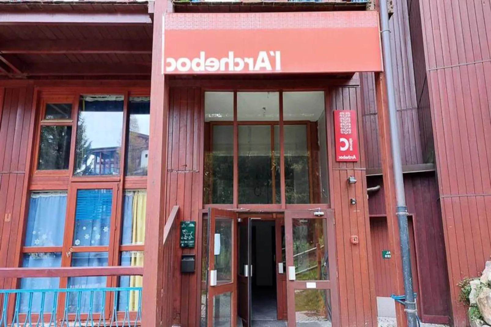 Résidence Archeboc-Exterior in summer