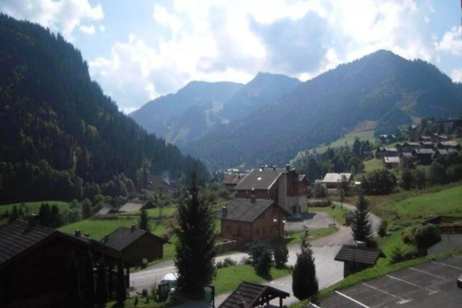 Résidence Les Jonquilles-View in summer