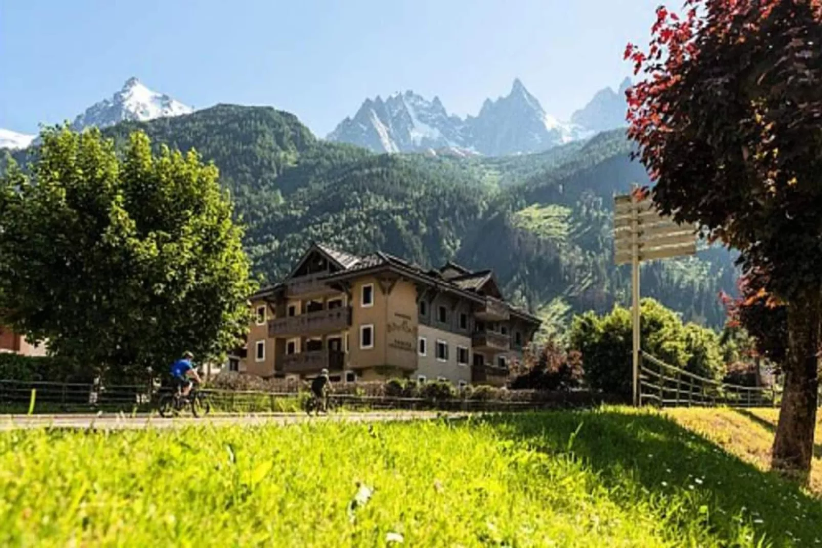 Résidence La Ginabelle - maeva Home-Jardins en été
