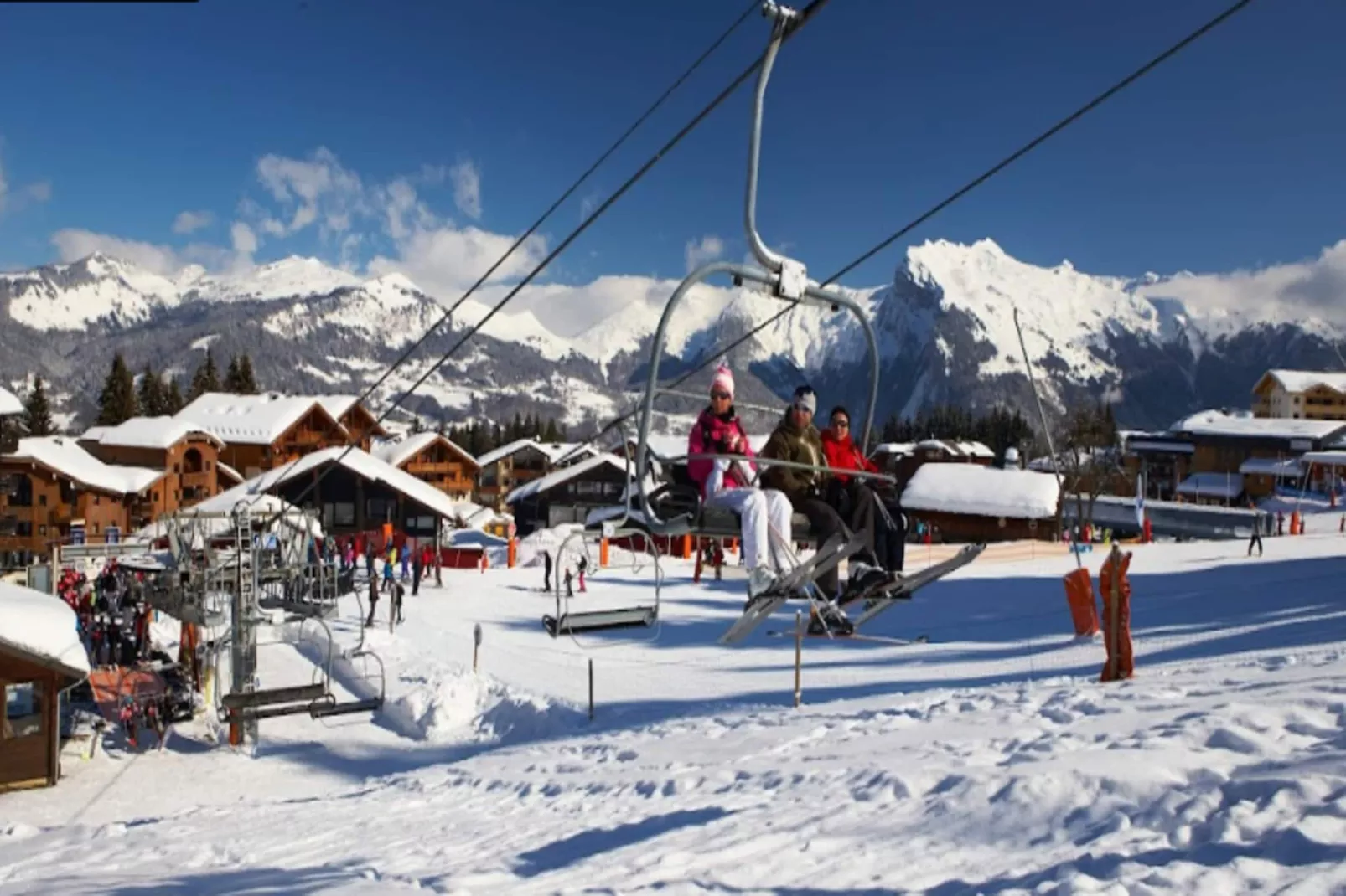 Résidence Niveoles Bat A-Exterior in summer