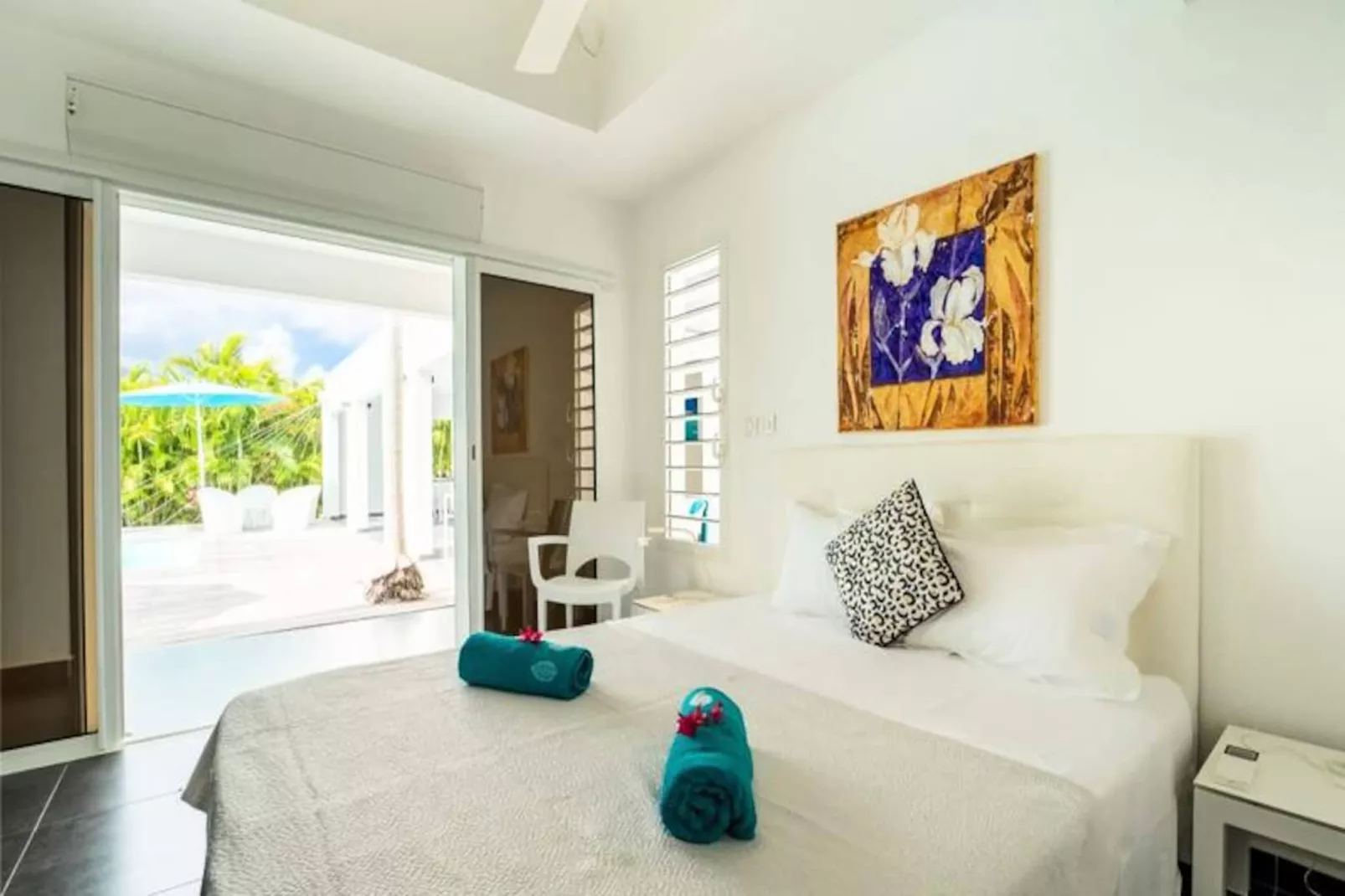 Villa Rosa-Image-tags.