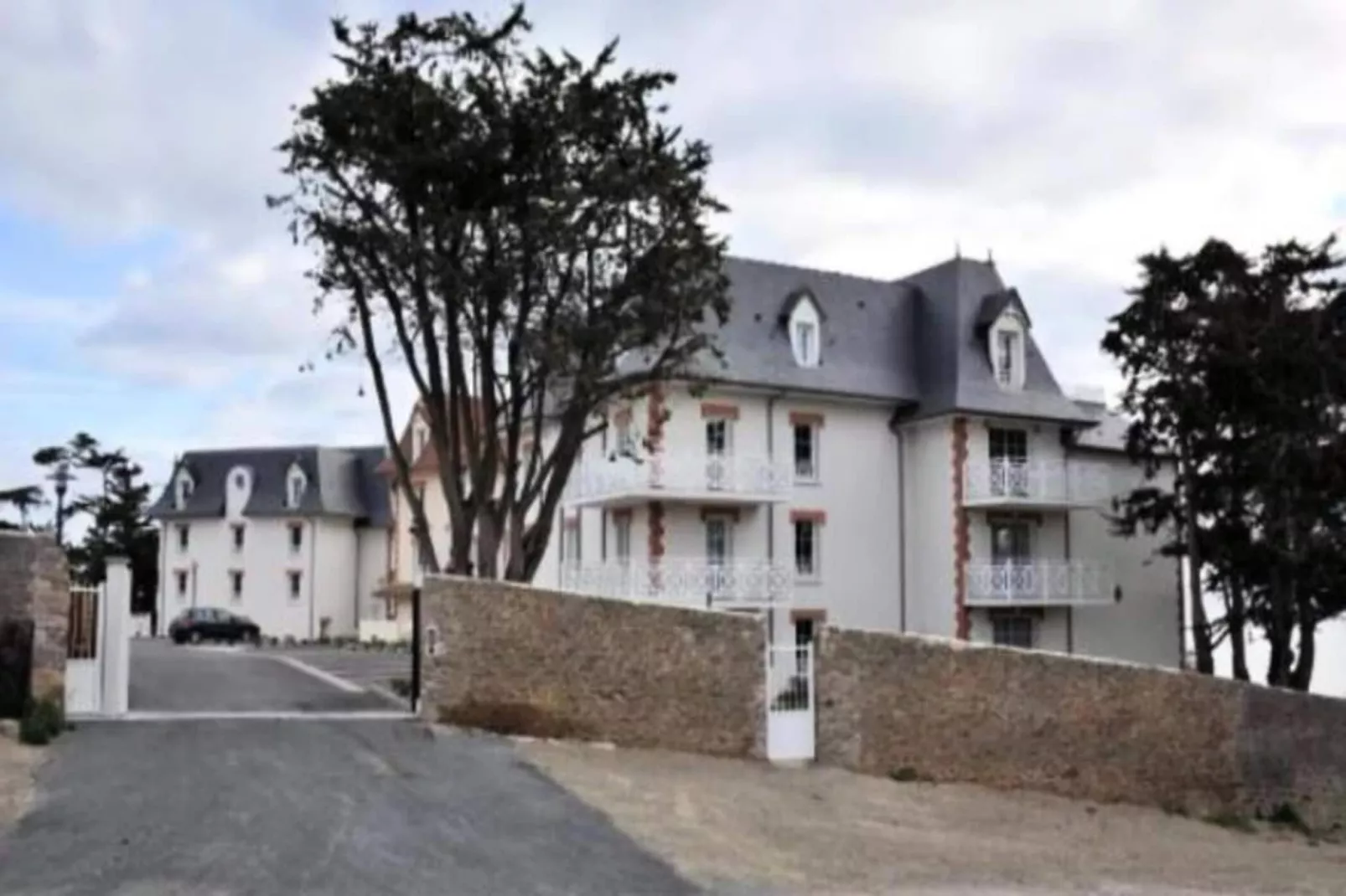 Résidence Les Villas du Spa****-Vue d'été