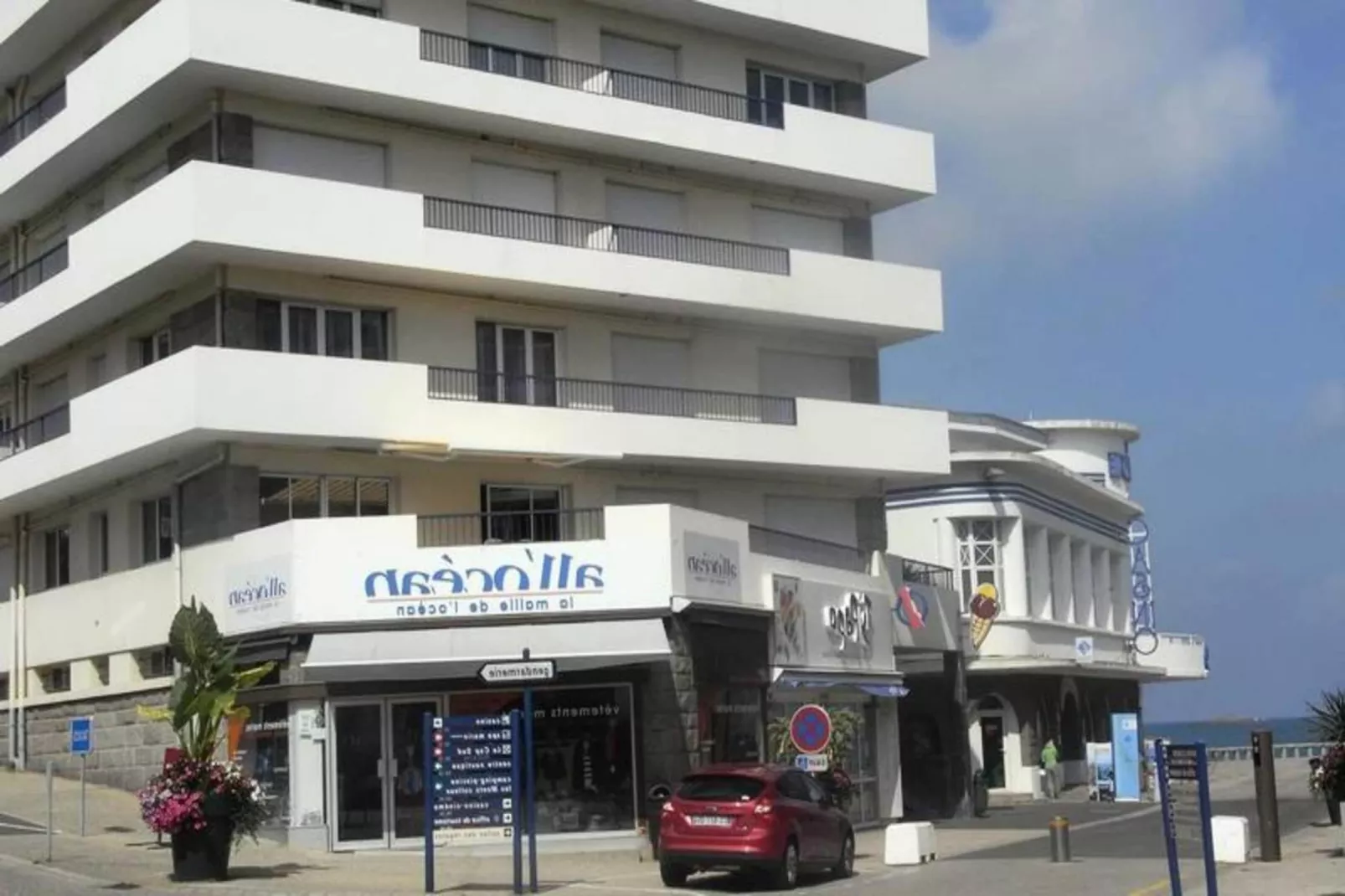 Résidence Casino-Außenbereich Sommer