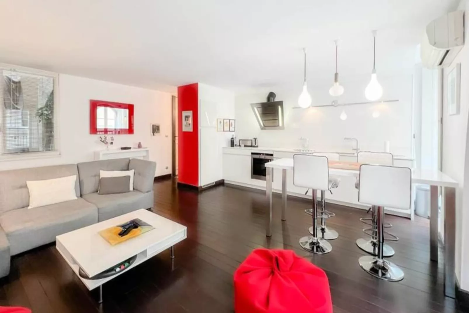 Appartement De Haut Standing Authentique Situ&eacute; Au Coeur Du Triangle D'or-Außenbereich Sommer