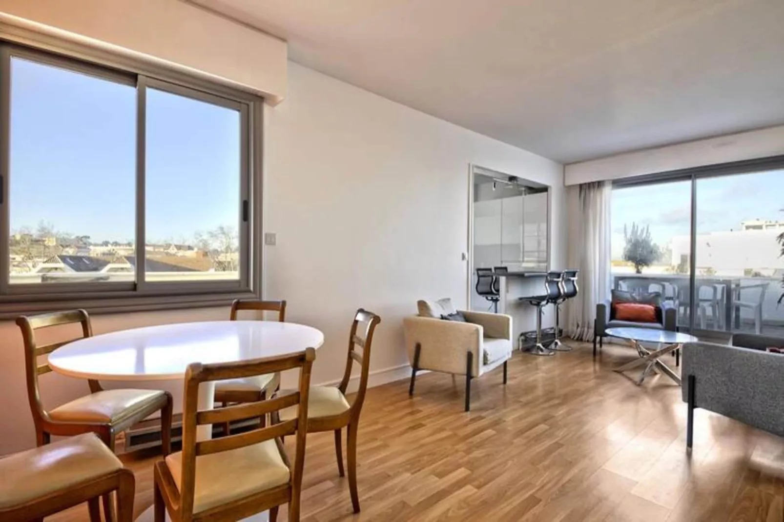 Résidence Les Perlières-Außenbereich Sommer