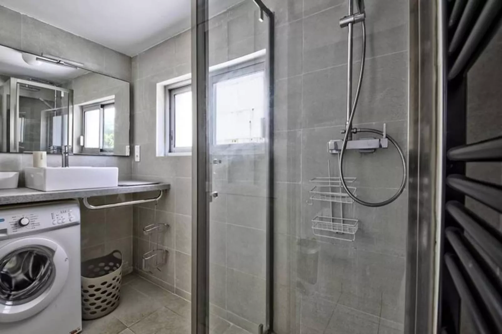 Résidence La Roseraie-Exterior in summer