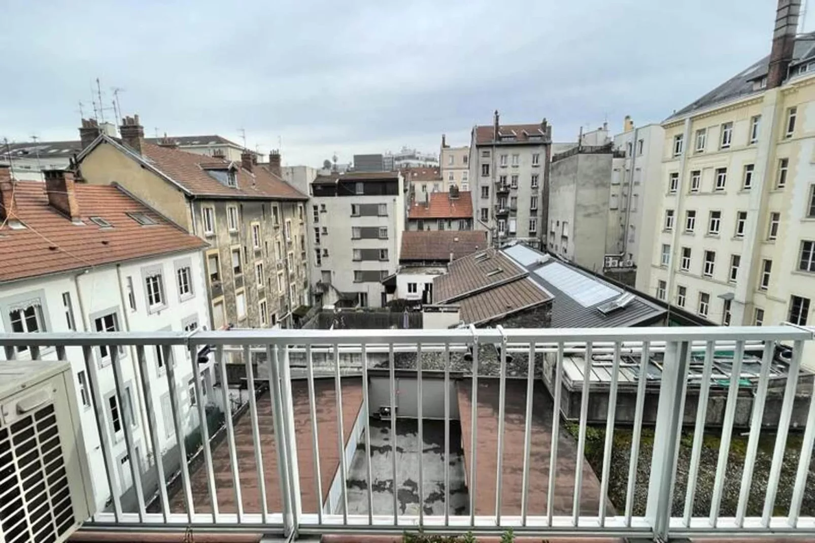 |chez Faffa 𓅂 | Spacieux T5 | Gare Sncf |-Terrasse / balcon