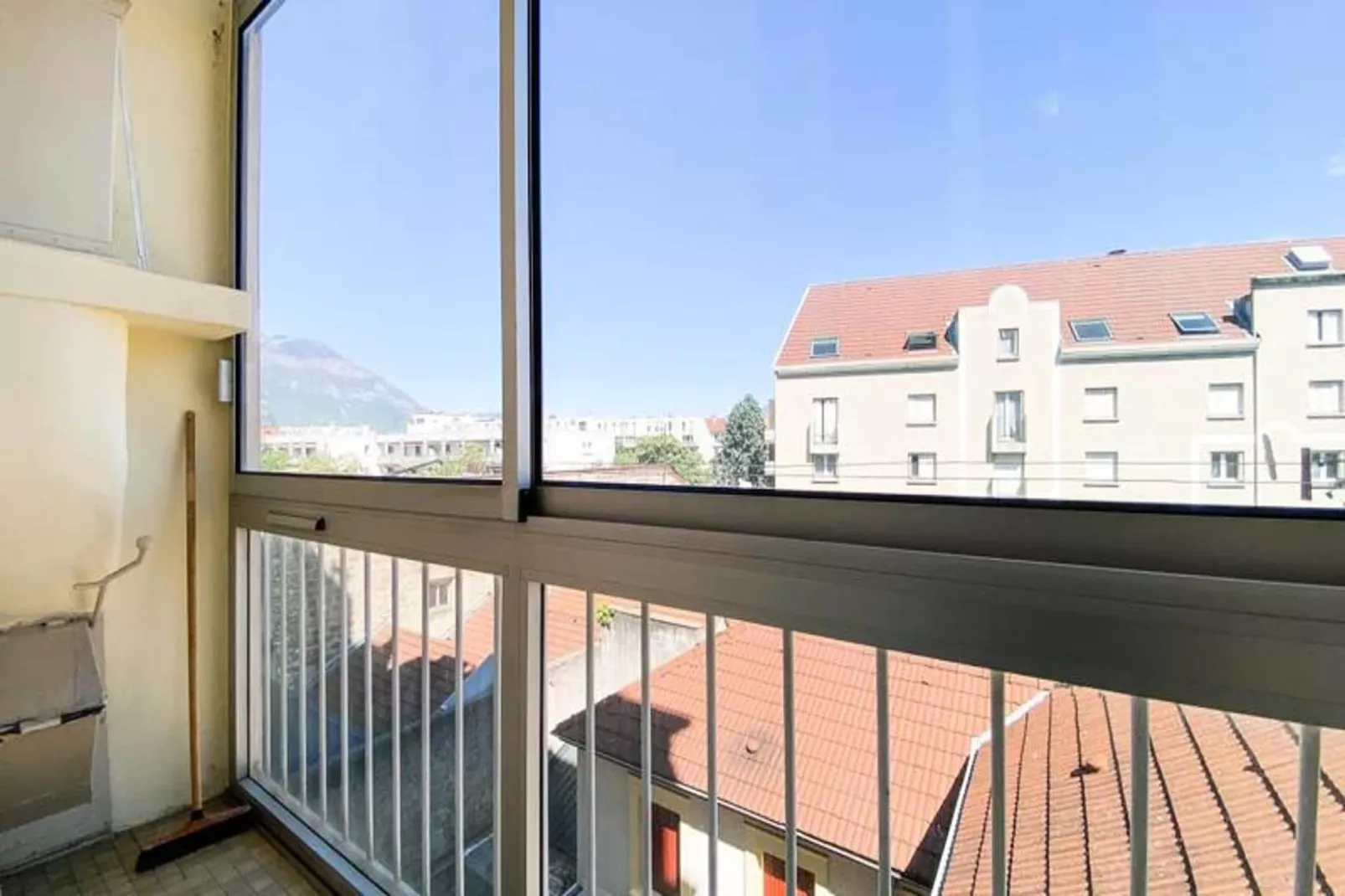 Le Berri'appart | T3 Tout &eacute;quip&eacute; | Tramway, Gare 🚡-Terrace balcony