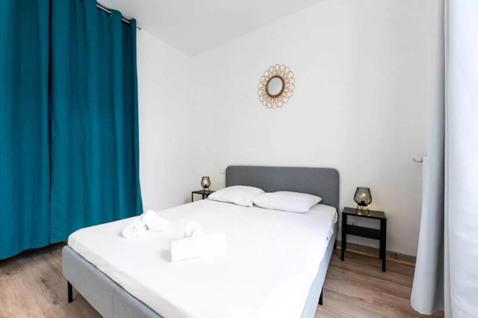 | La Gare Aux 400 Couverts 🚅 | Gare, Gem, Tramway-Chambre