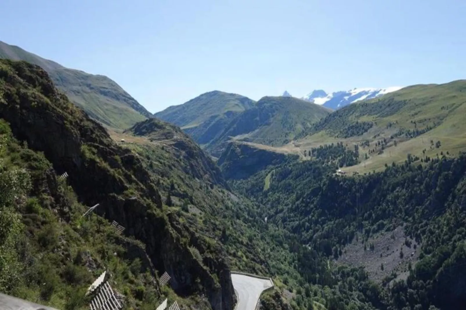 Résidence Balcons D'huez-View in summer