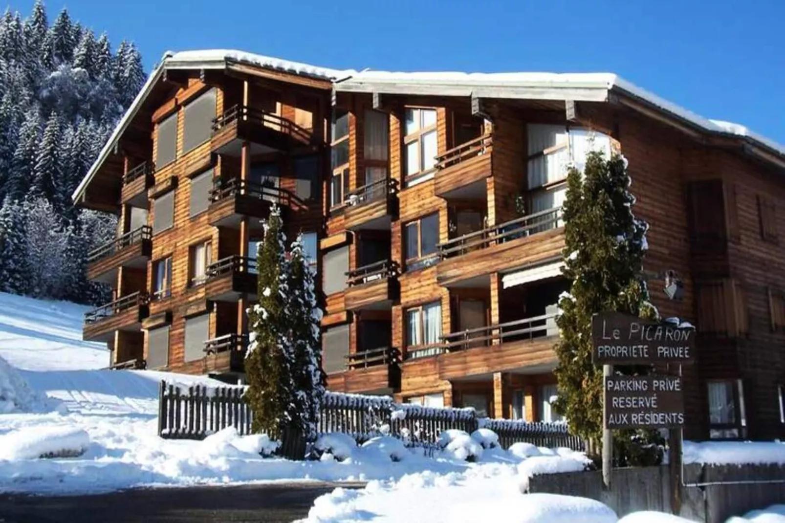 Résidence Le Picaron-Außenbereich Sommer