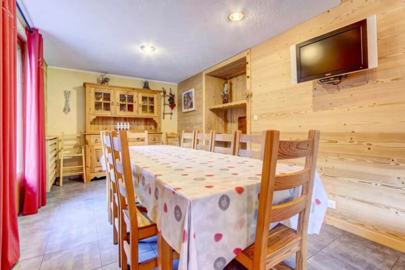 Résidence L'outo-Exterior in summer