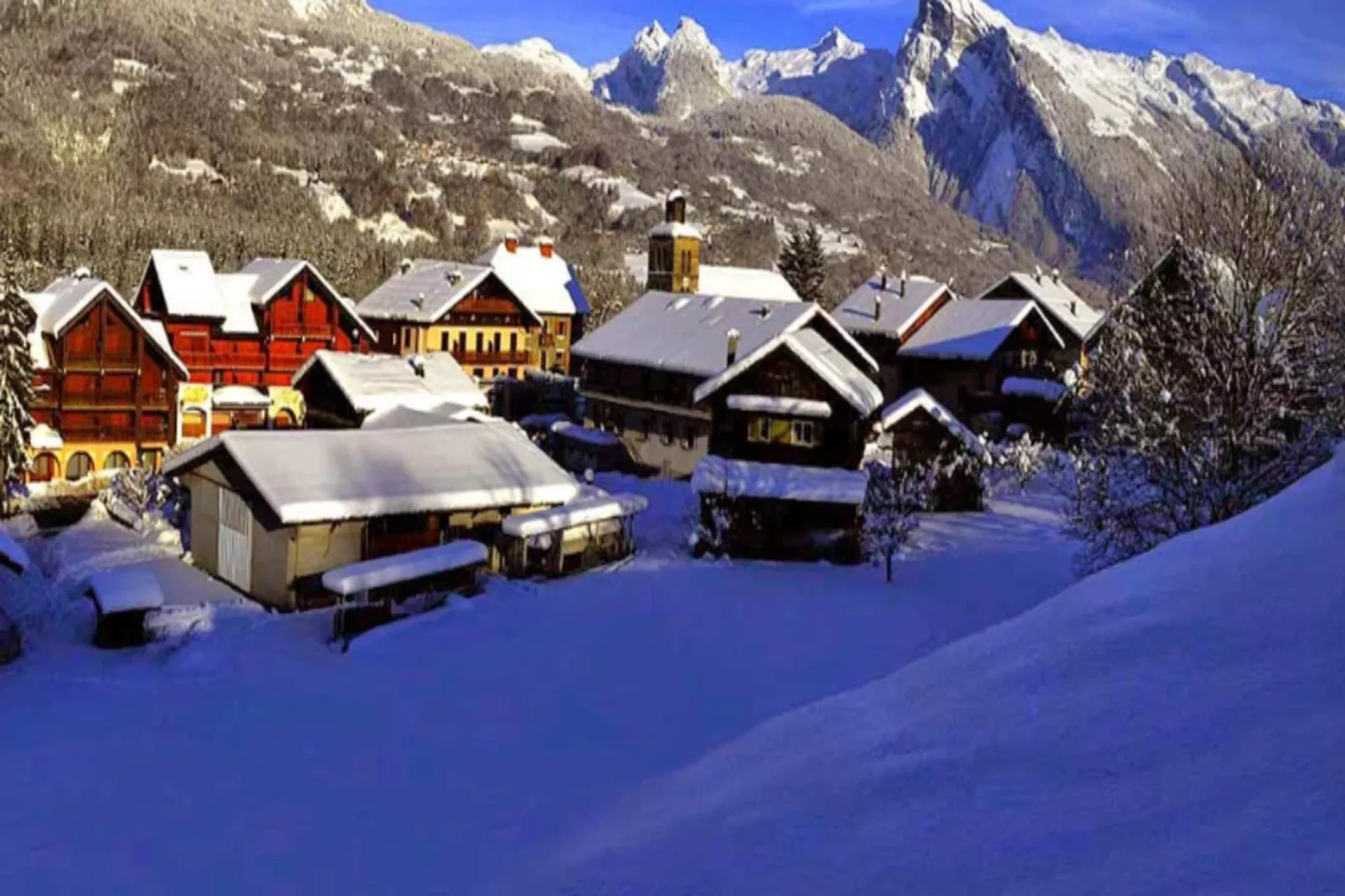 Résidence Niveoles Bat A-Exterior in summer