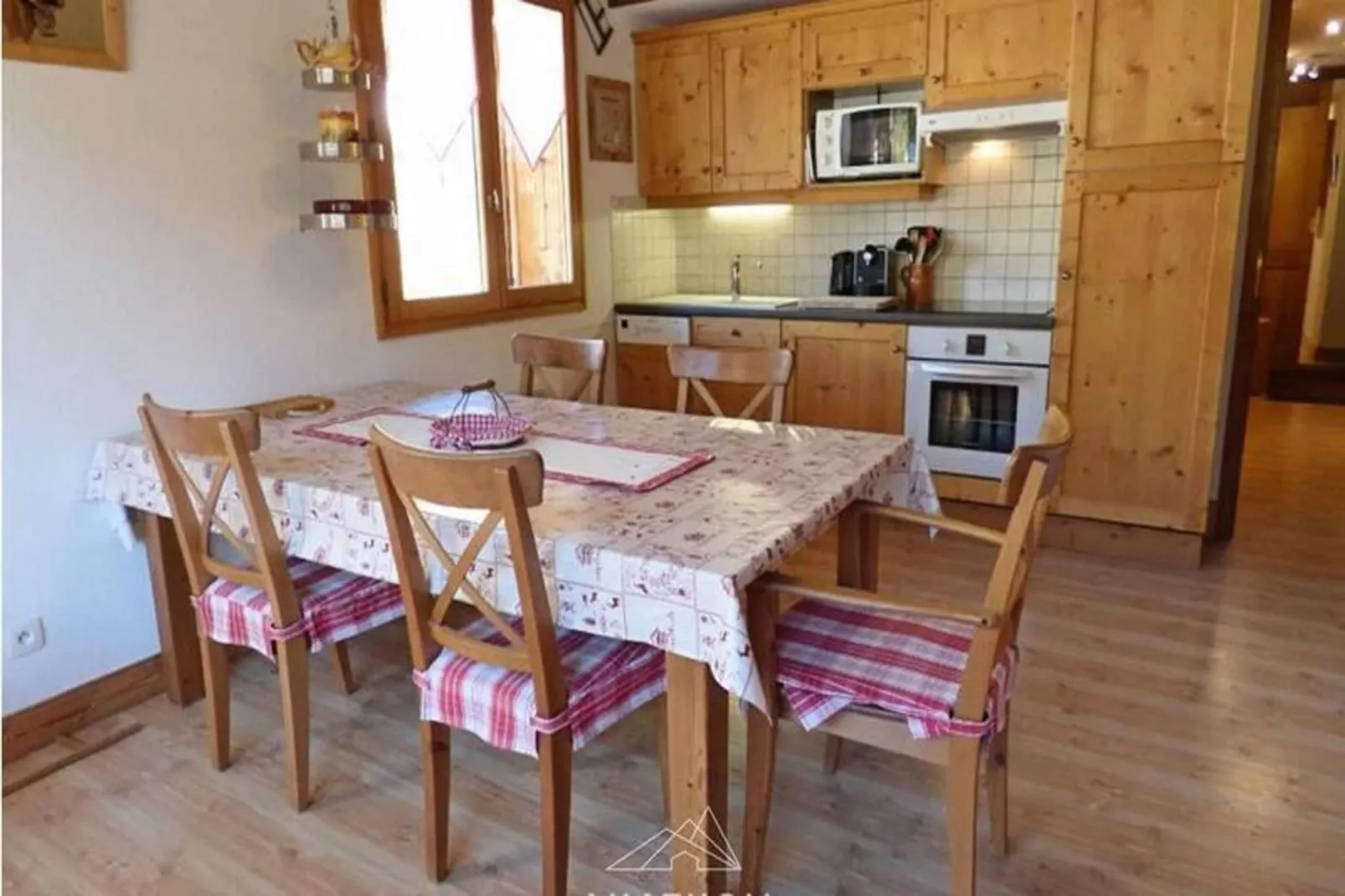 Résidence Les Ecrins-Esszimmer