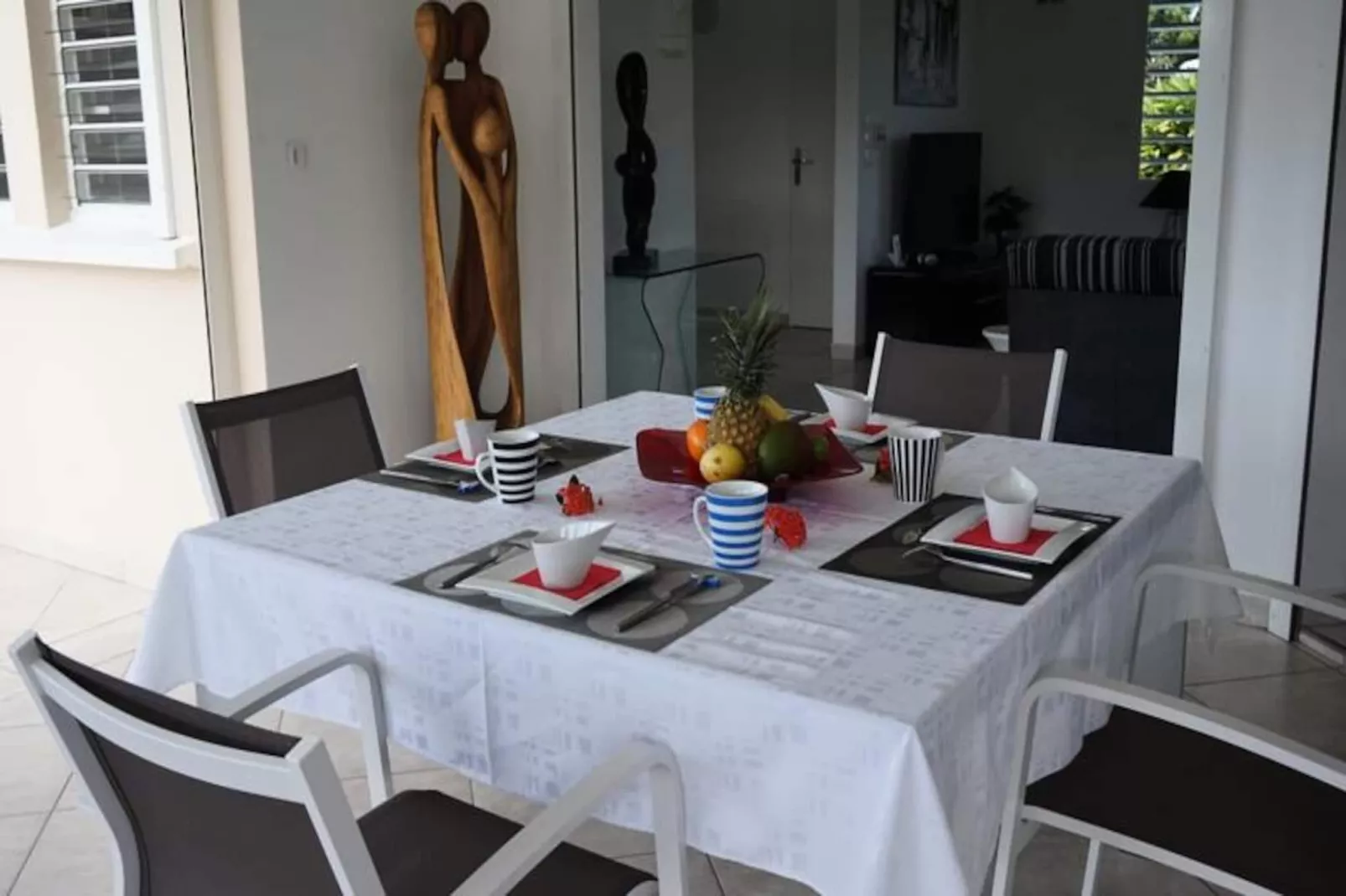 Villa Arbre Du Voyageur-Image-tags.