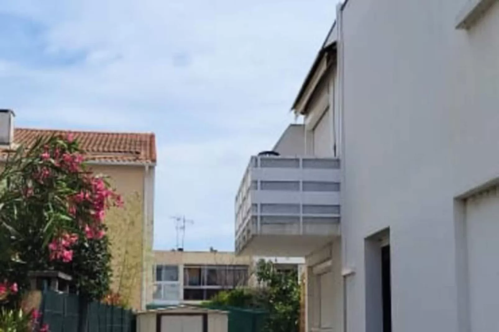 Résidence Domino 1 Superbement R&eacute;nov&eacute; - 2 Chambres -terrasse &agrave; 300m Plage, Commerces-Image-tags.