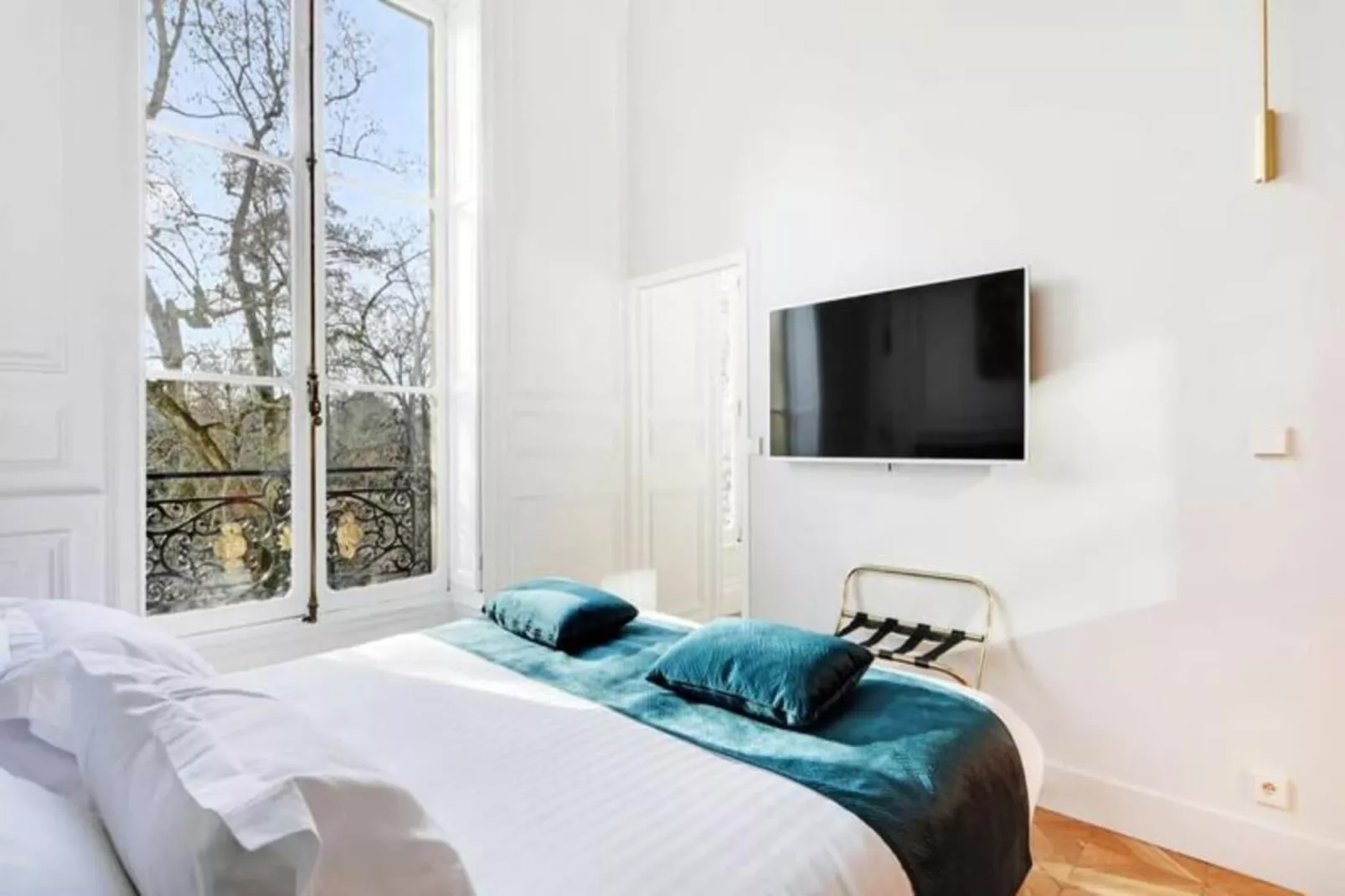 Maison Labruy&egrave;re - Royal Garden Suite-Exterior in summer