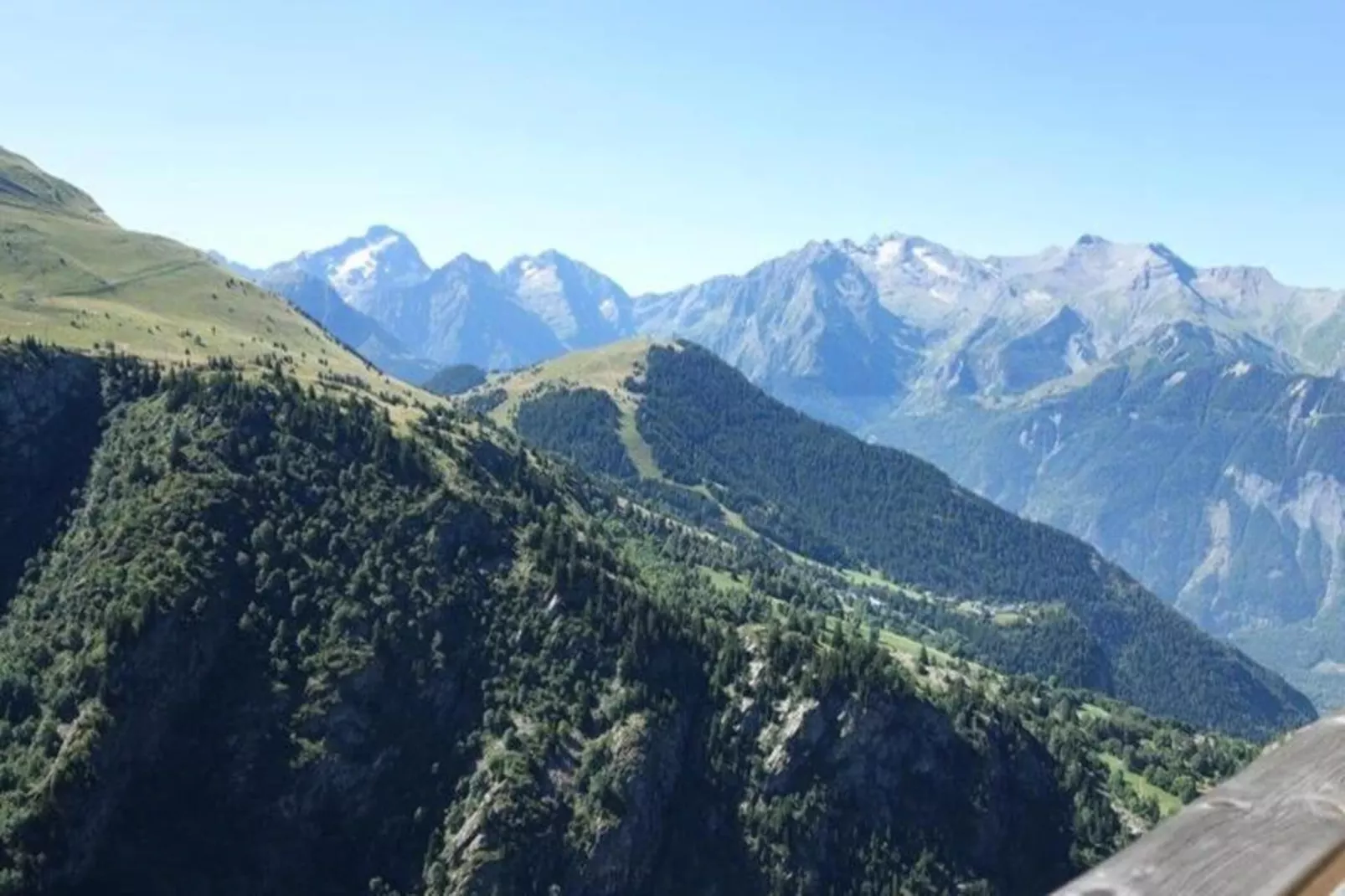 Résidence Balcons D'huez-View in summer