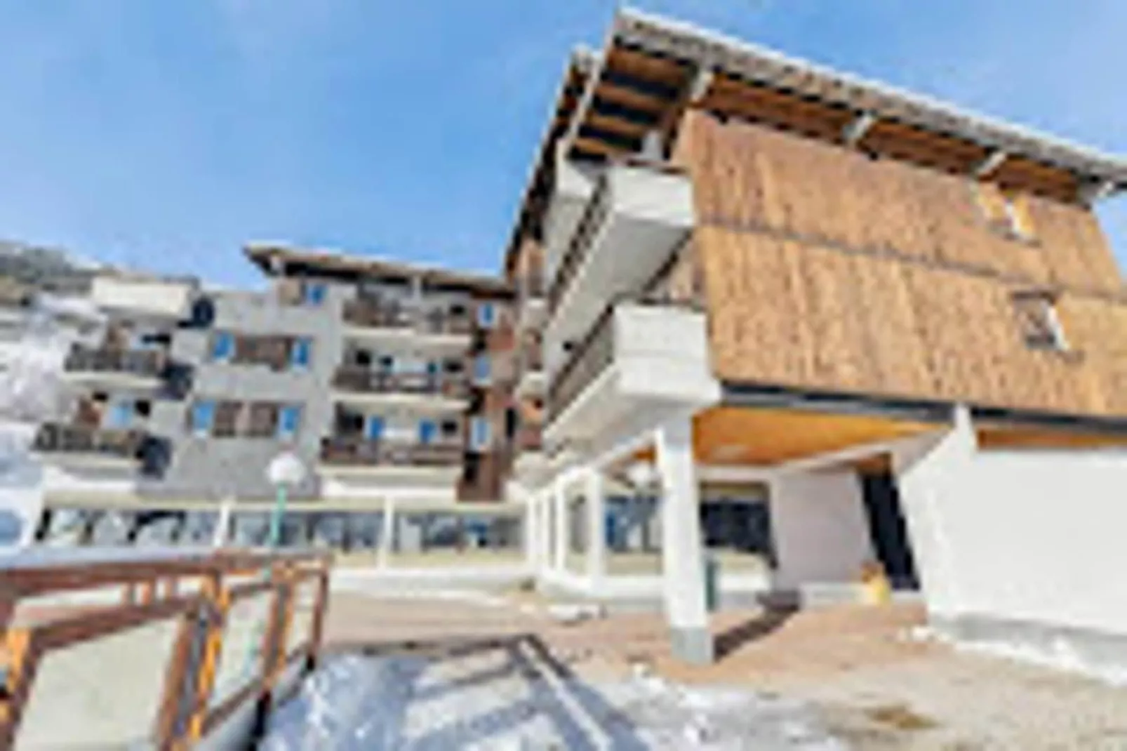 Résidence Midi-View in summer