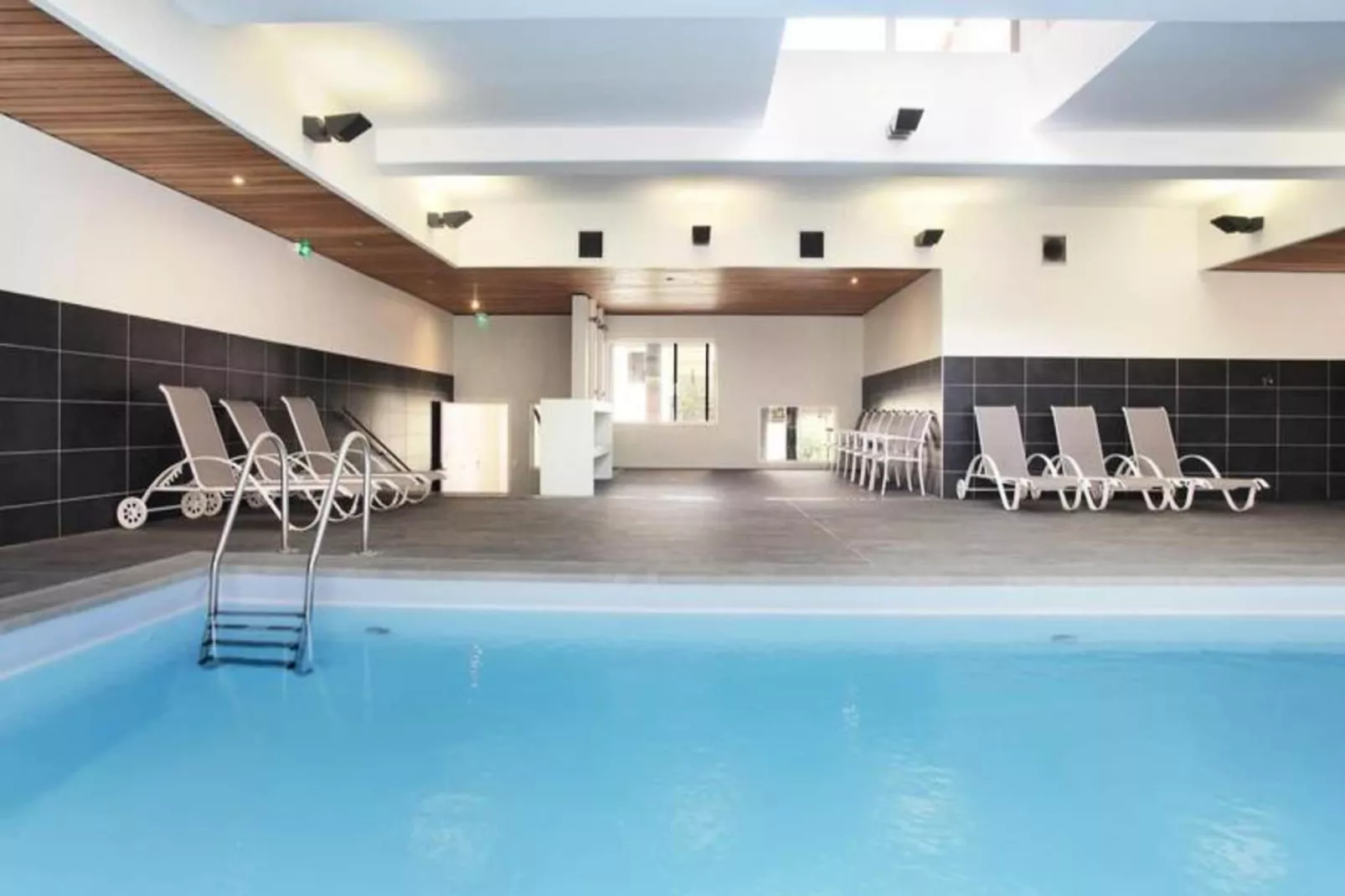 Appart'hôtel Odalys Confluence-Exterior in summer