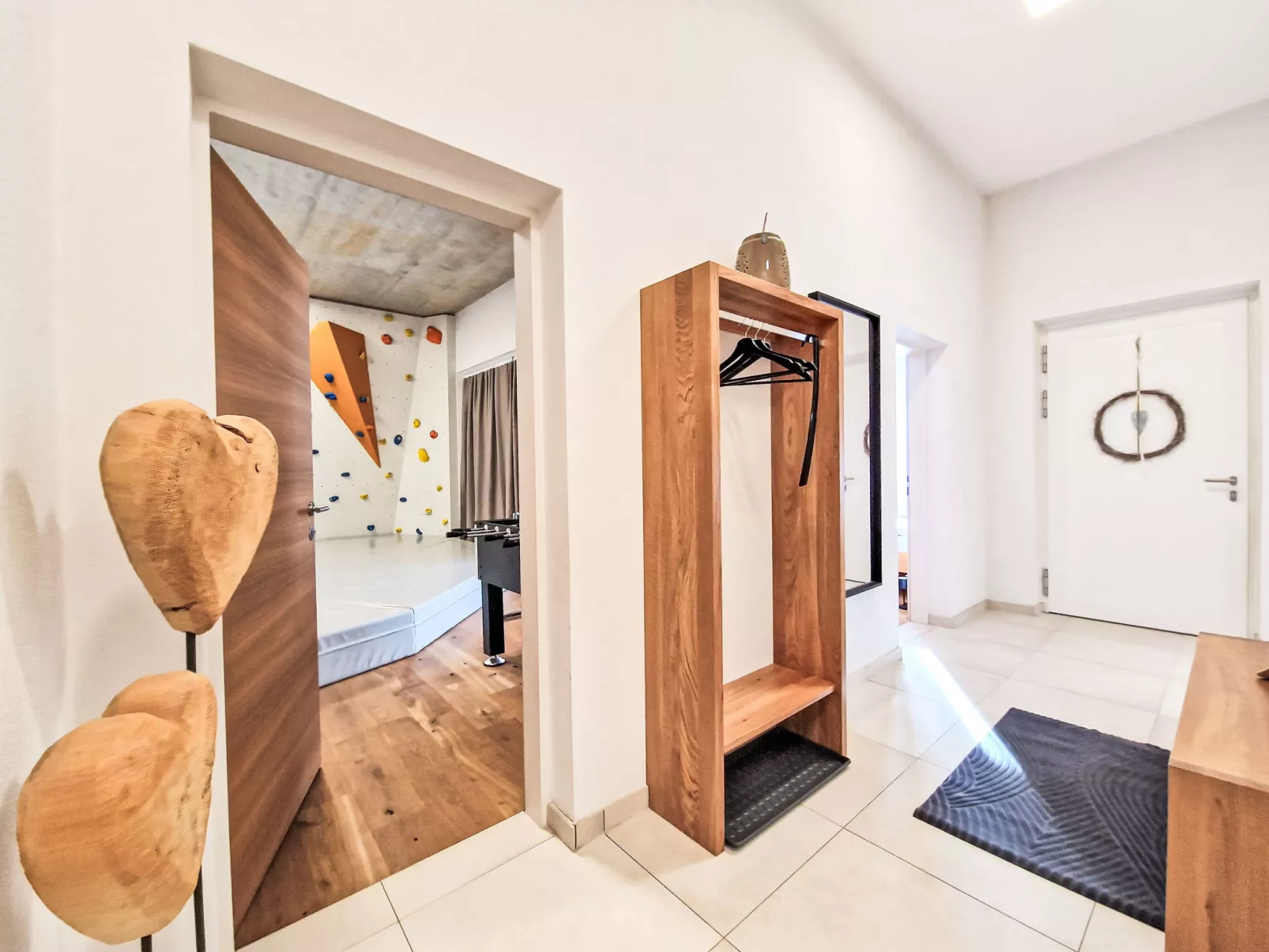 The Rock Design-Dedans