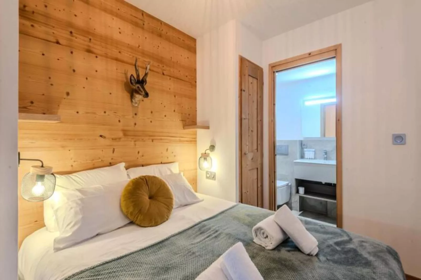 Résidence Les Frenes-Bedroom