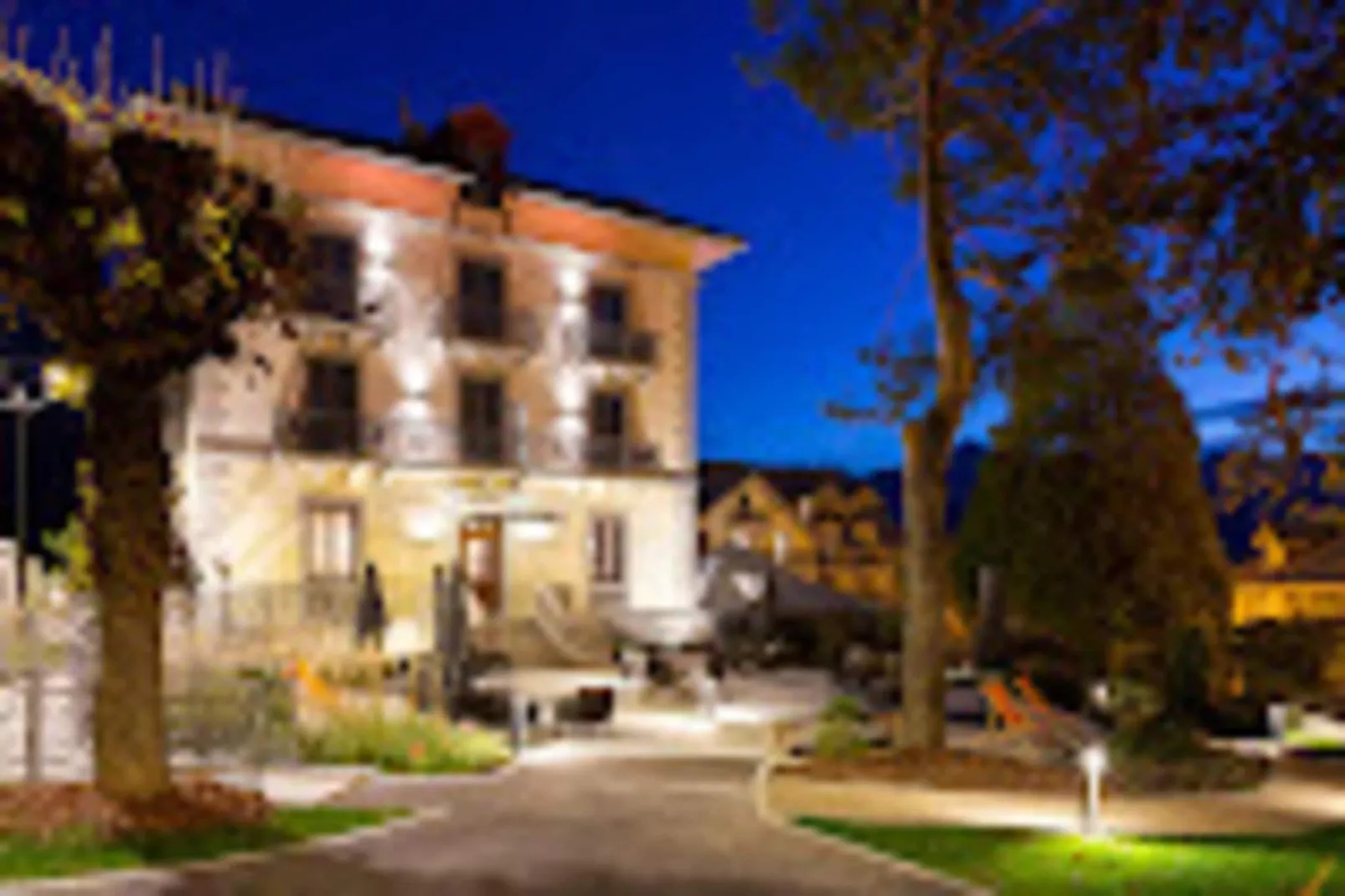 Résidence Les Loges-Exterior in summer