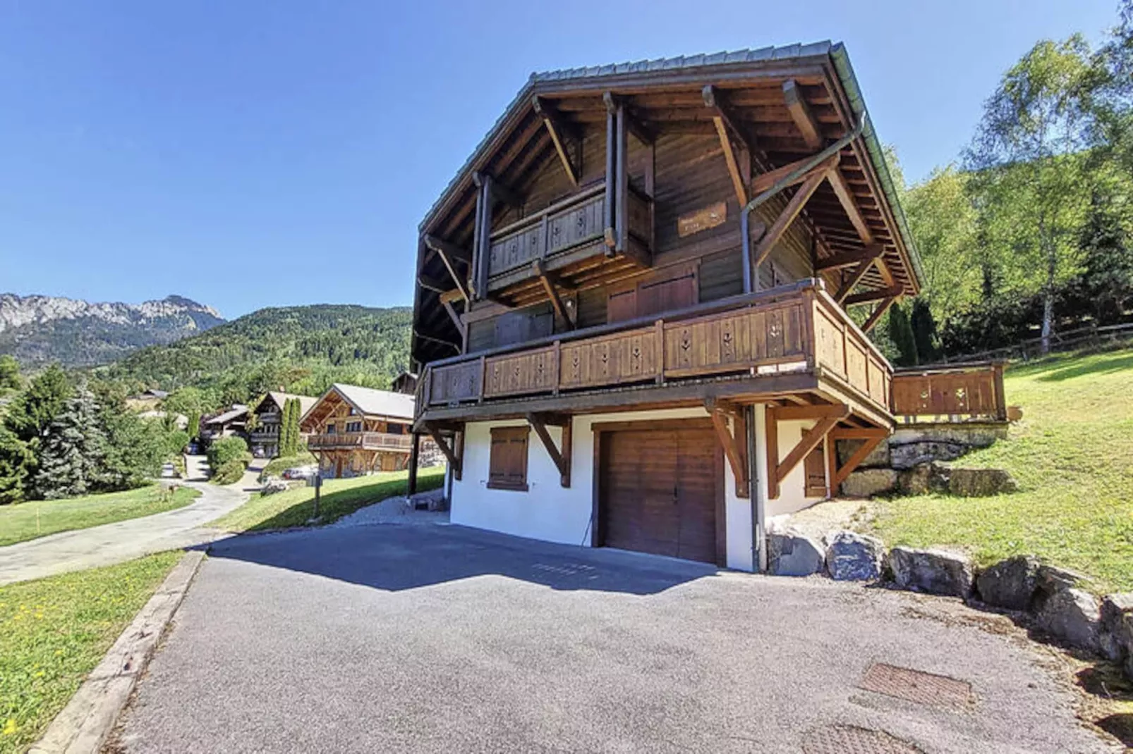 Chalets à Le Biot-Image-tags.