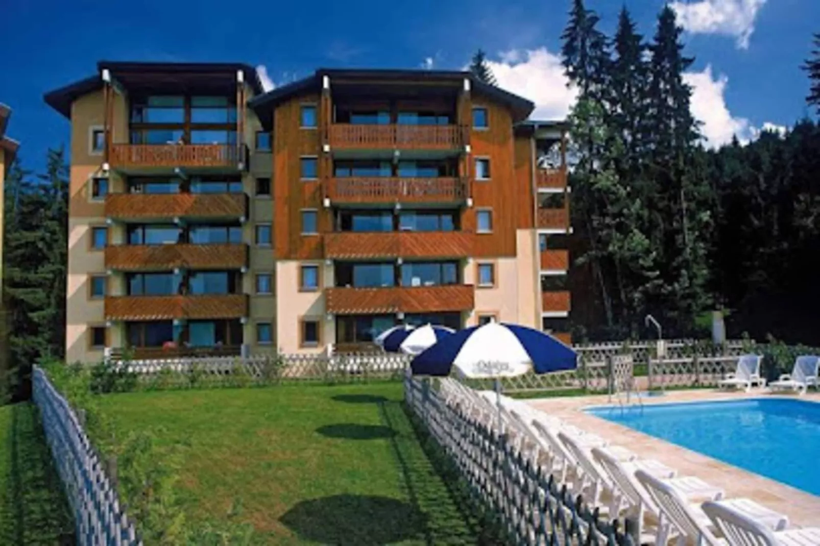 Résidence Odalys Le Buet**-Exterior in summer