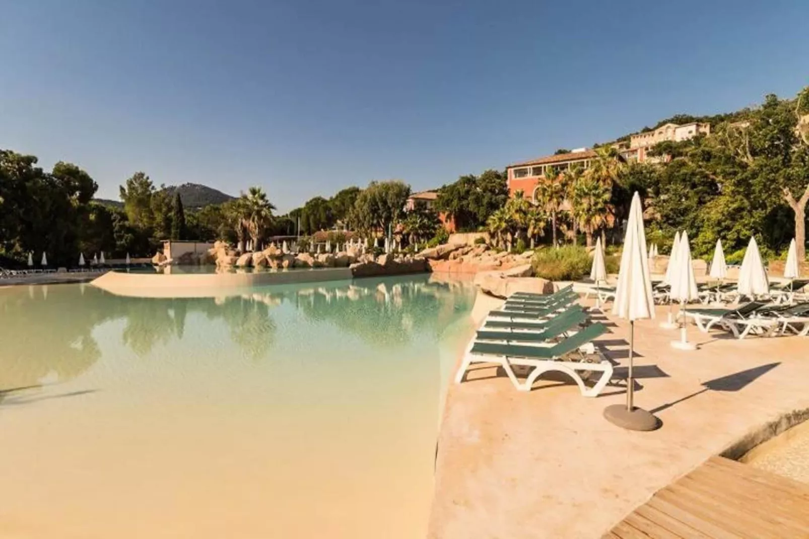 Les Appartements aux Restanques du Golfe de St Tropez - maeva Home-Exterior in summer