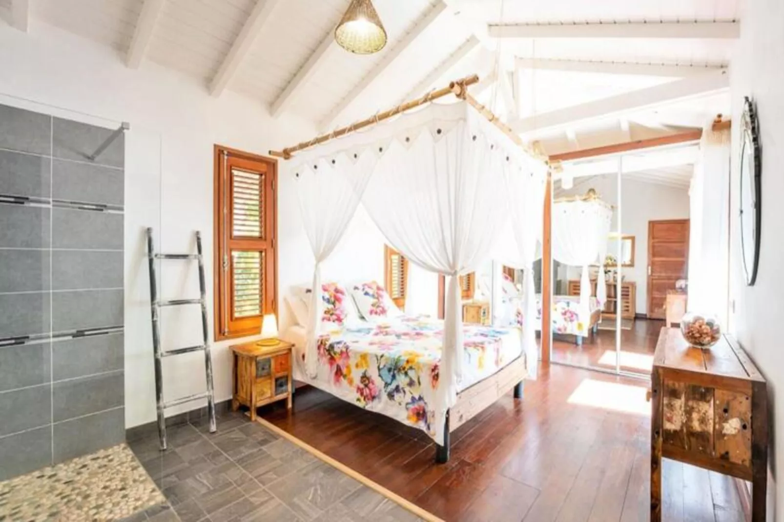 Villa Ma Vie La-Image-tags.