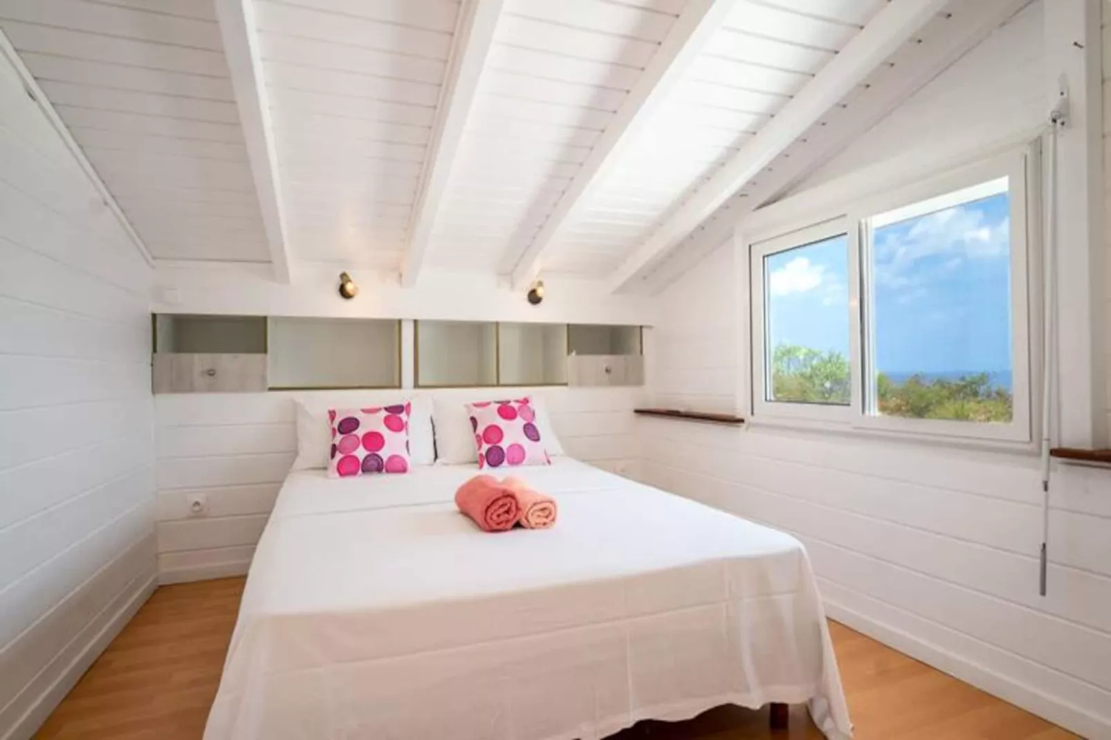 Villa Sun And Sea-Image-tags.