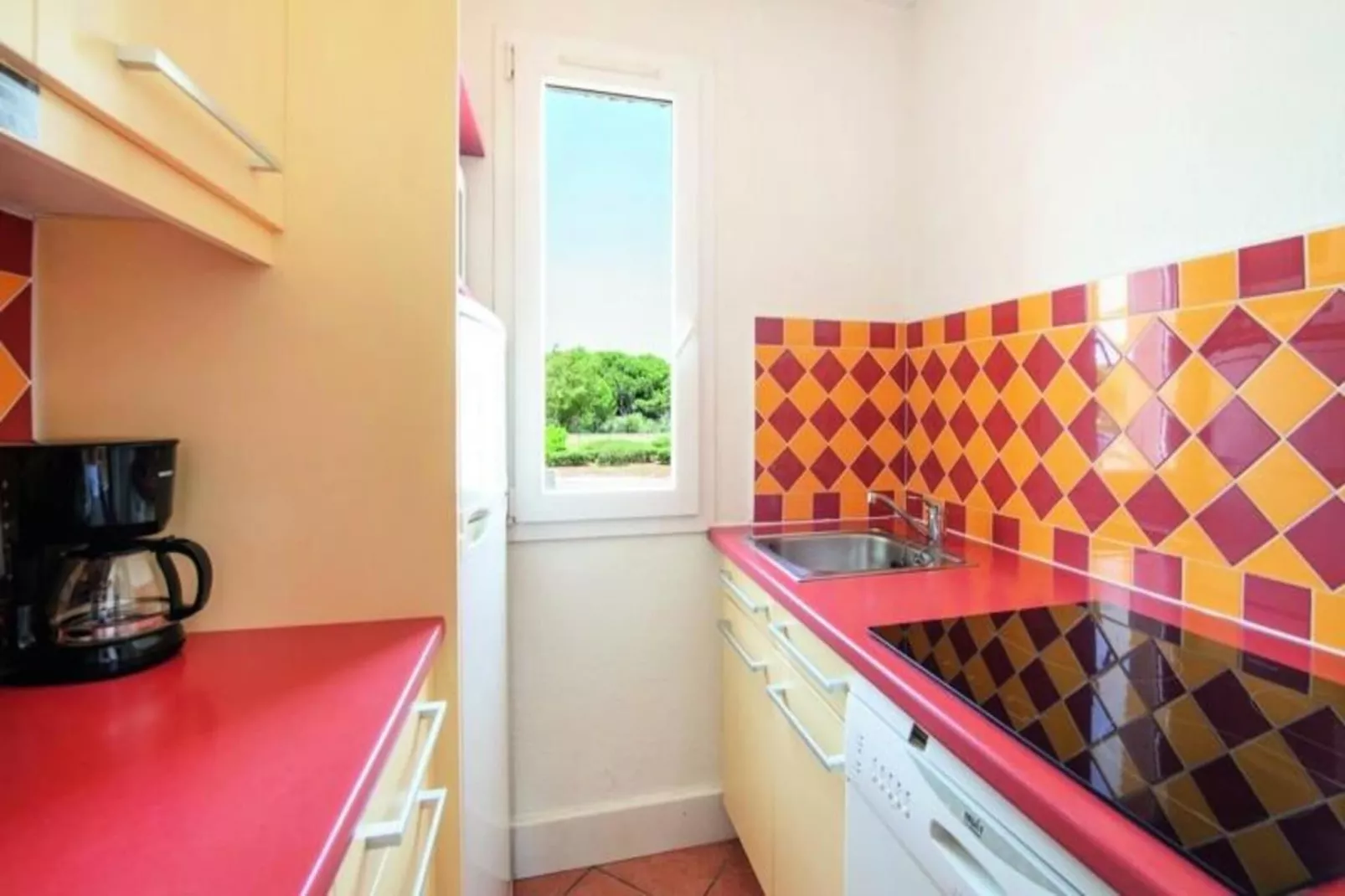 SOWELL Résidences Les Sablons***-Kitchen