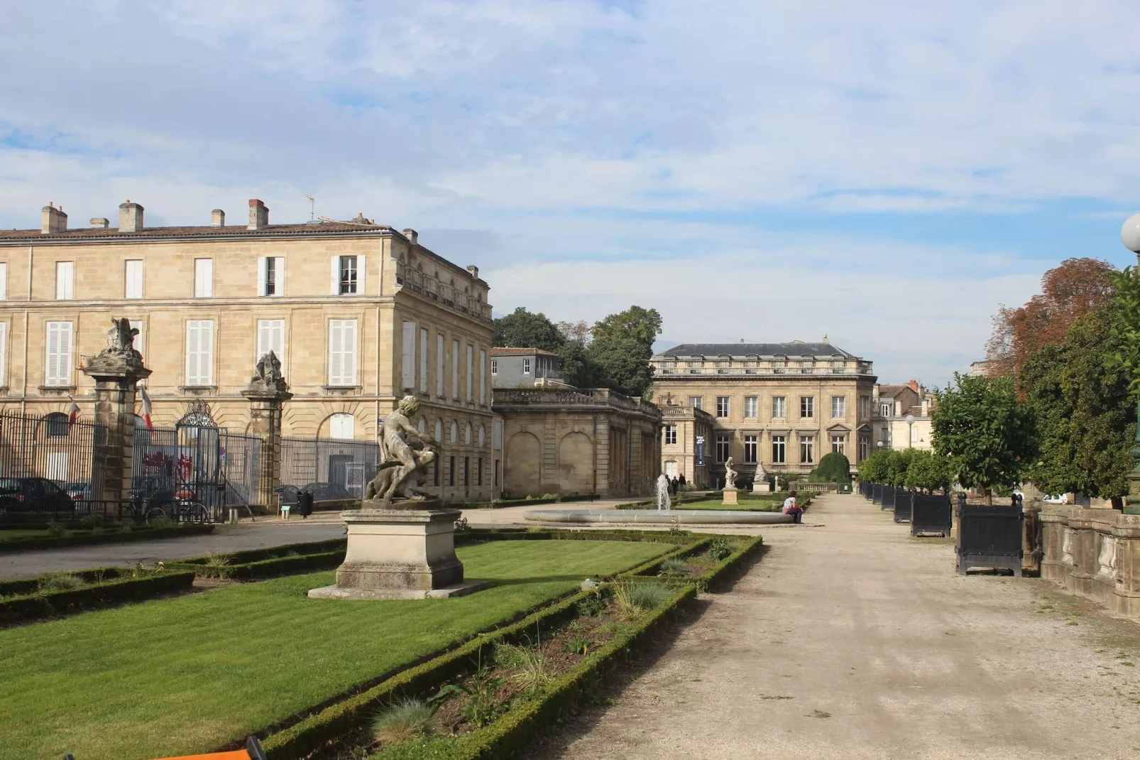Superbe T2 De Qualit&eacute; Et R&eacute;nov&eacute;, Au Jardin Public, Pour 4 Personnes-Areas within 5km in summer