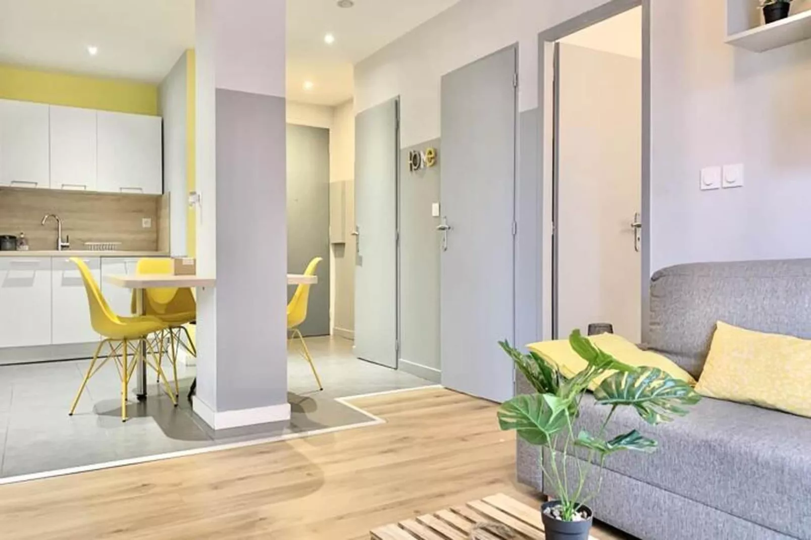 | Hello Sunshine ☀️| T3 6 Couchages| Caserne De Bonne-Wohnzimmer